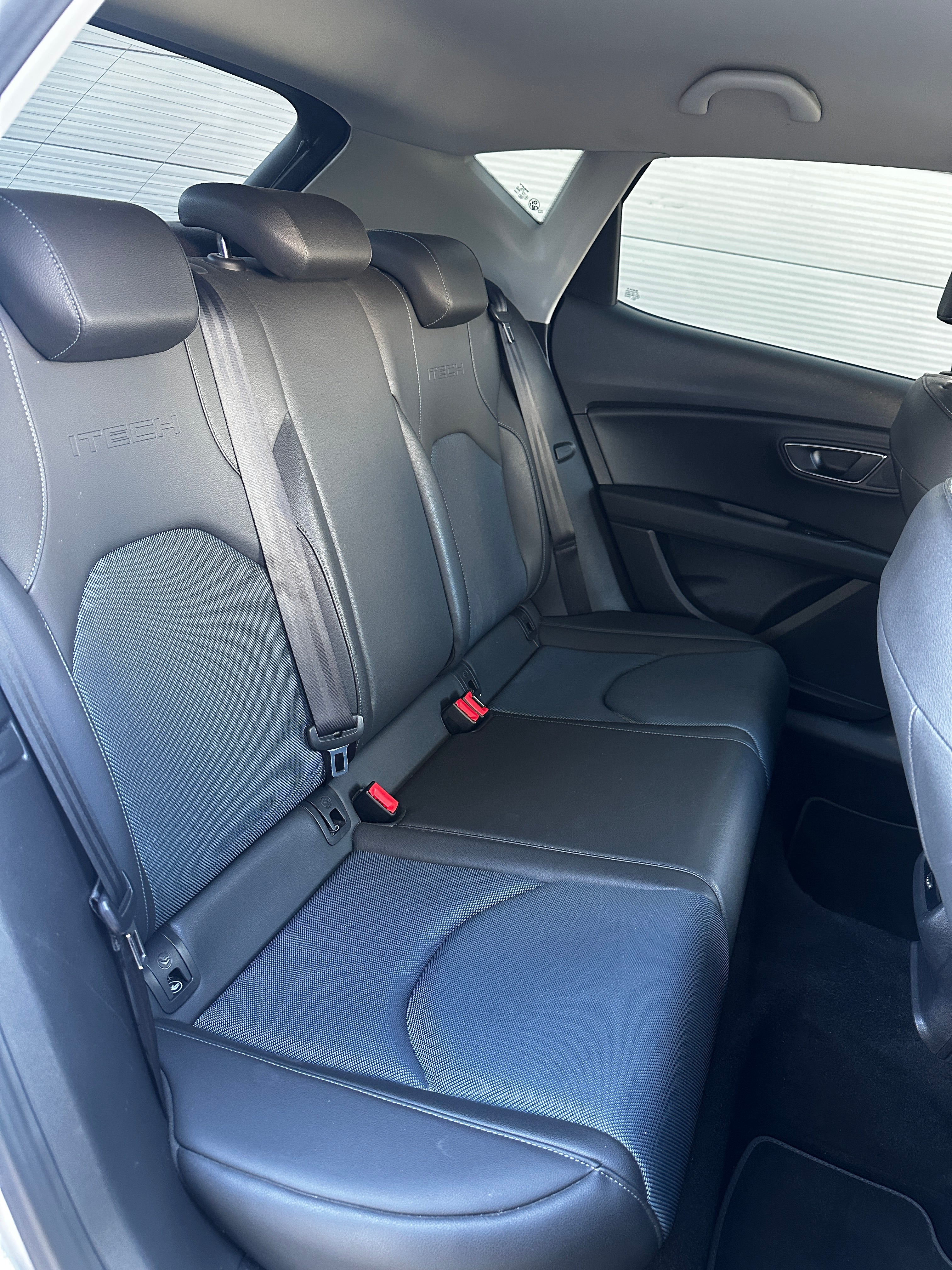 Seat Leon 1.6 TDI 105CH Seat Leon 1.6 TDI 105CH