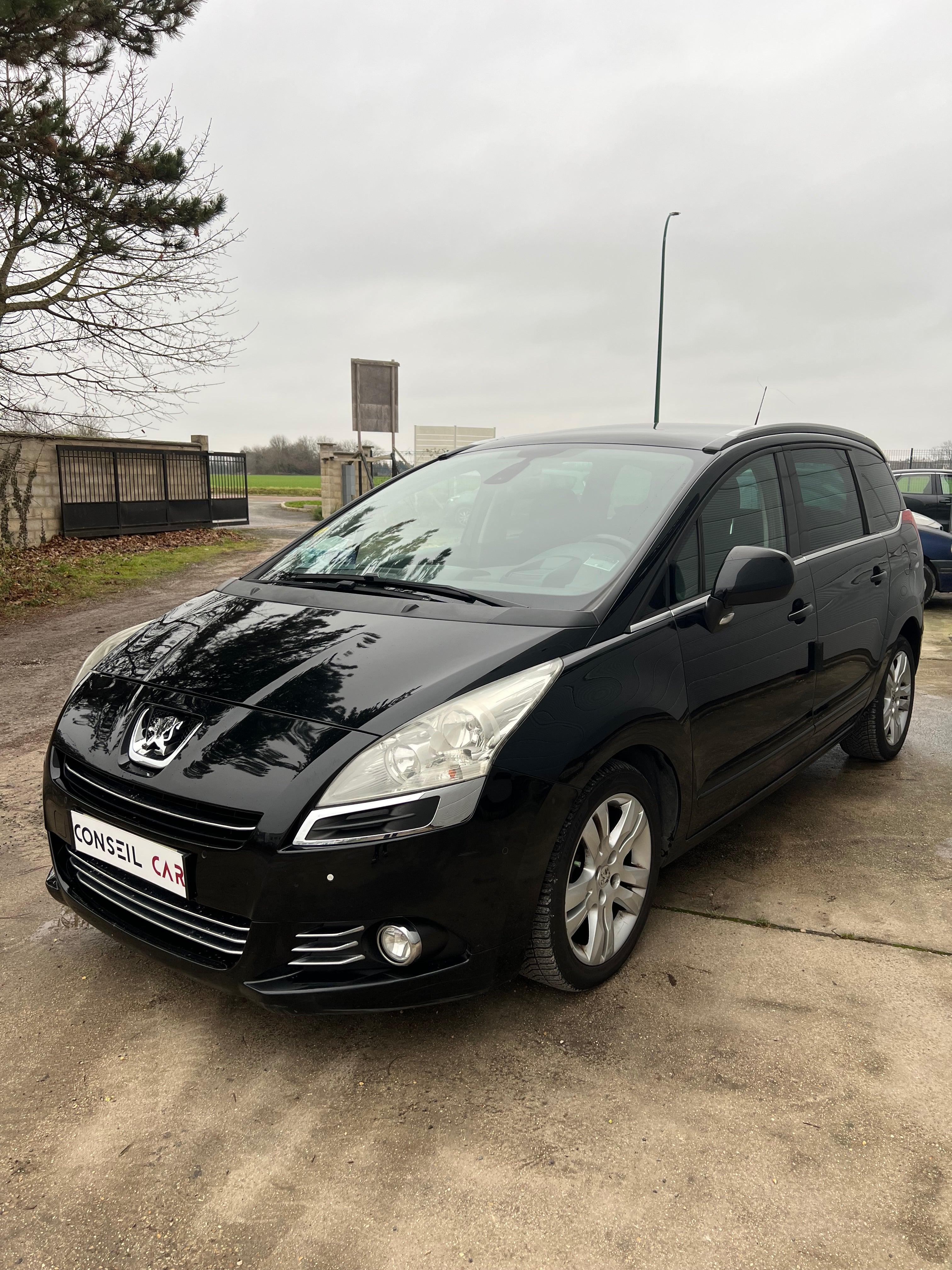 Peugeot 5008 1.6 HDi BOITE AUTO Peugeot 5008 1.6 HDi BOITE AUTO