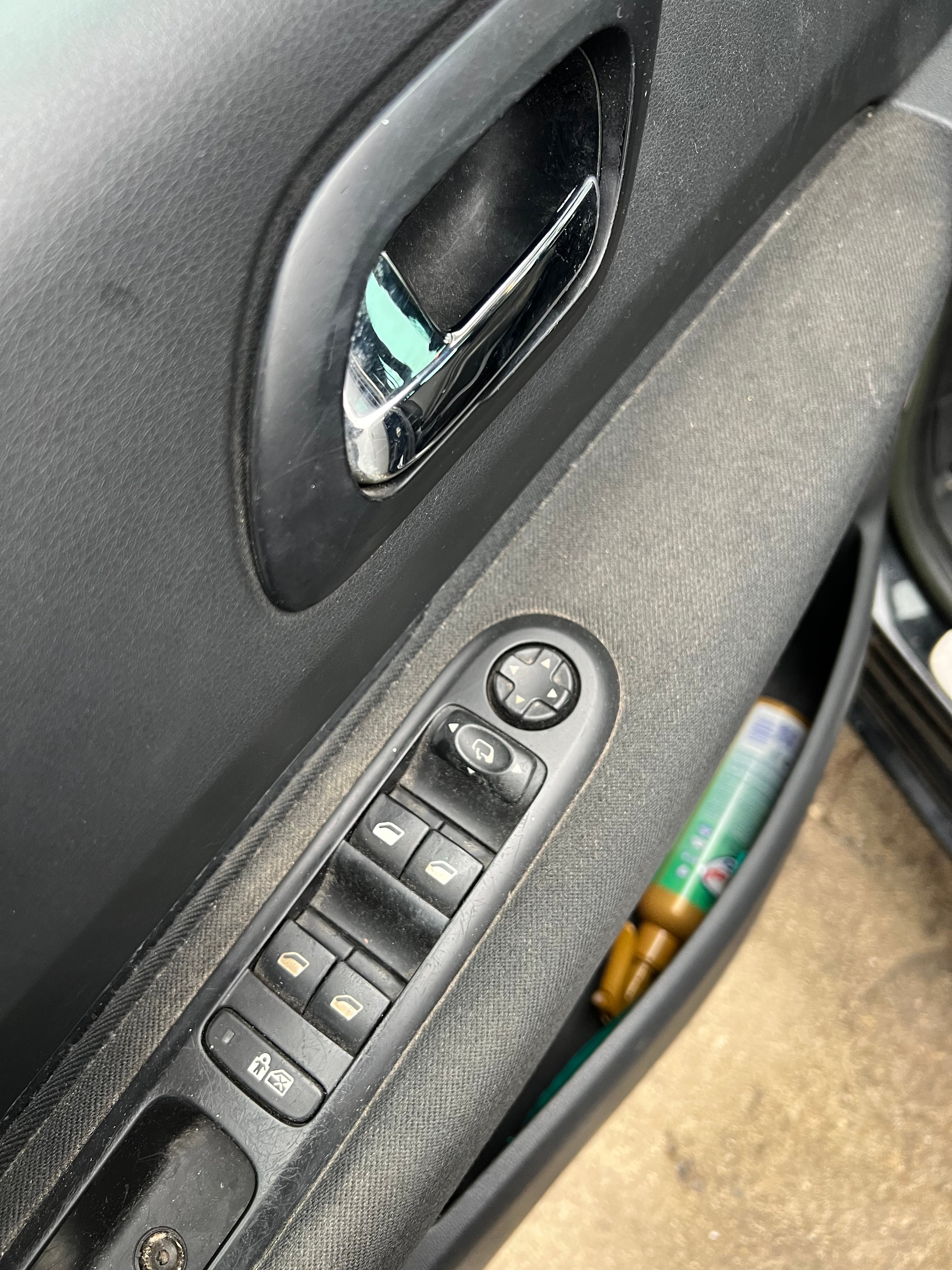 Peugeot 5008 1.6 HDi BOITE AUTO Peugeot 5008 1.6 HDi BOITE AUTO