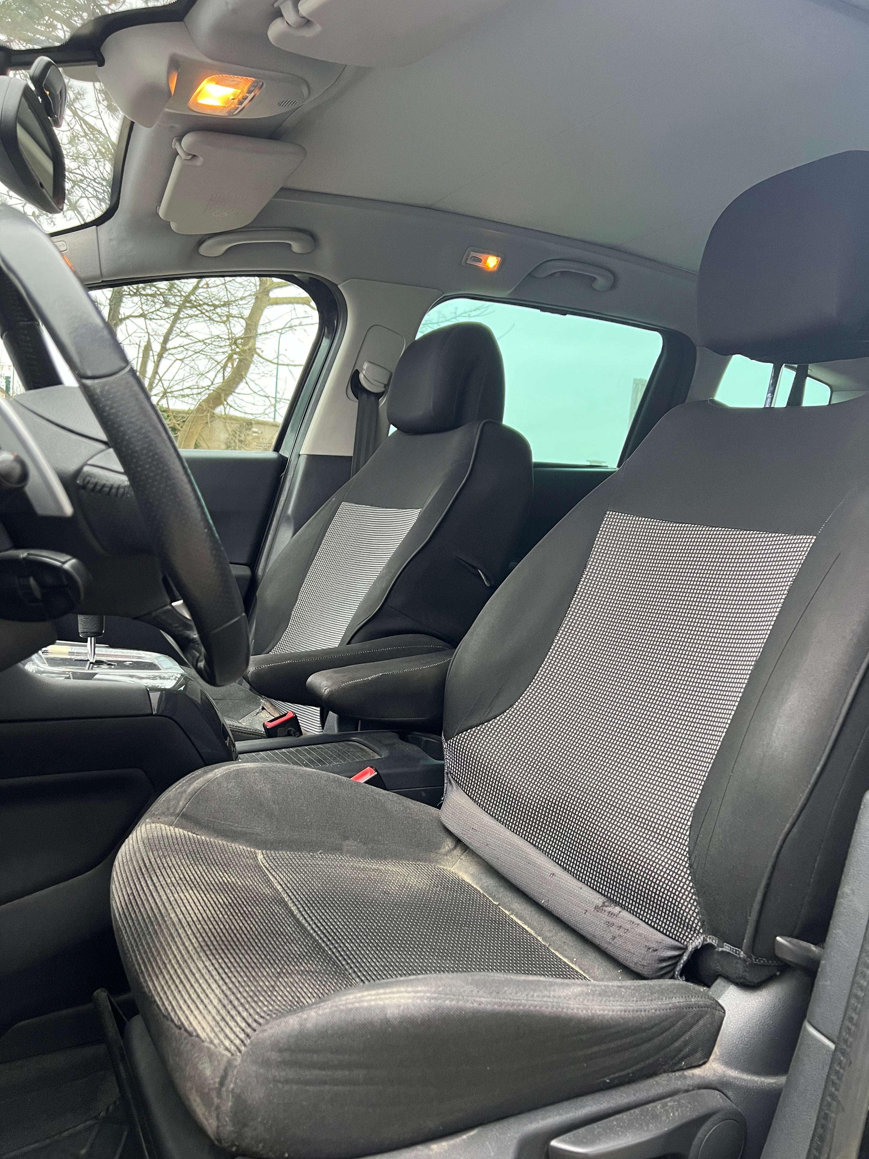 Peugeot 5008 1.6 HDi BOITE AUTO Peugeot 5008 1.6 HDi BOITE AUTO