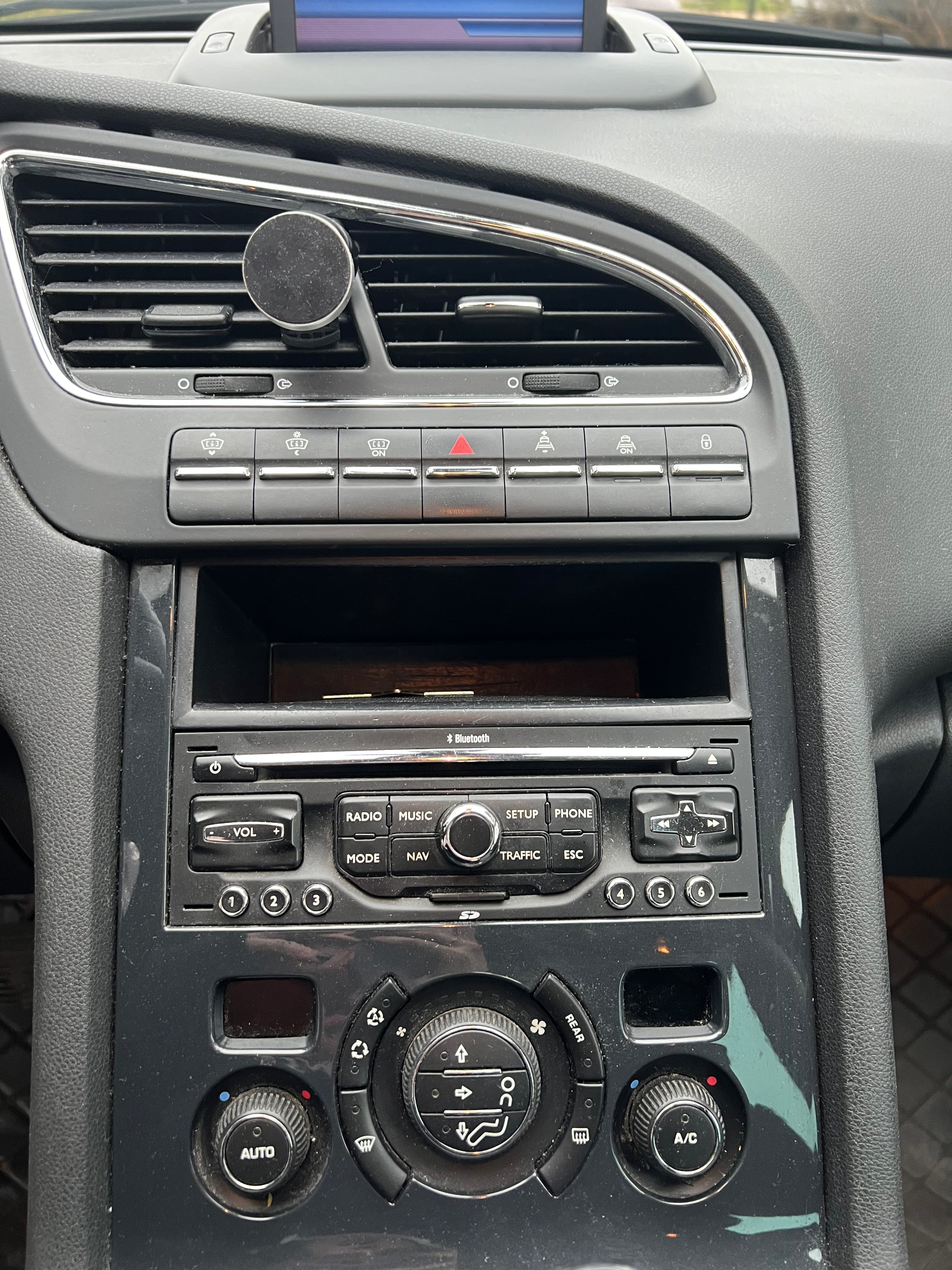 Peugeot 5008 1.6 HDi BOITE AUTO Peugeot 5008 1.6 HDi BOITE AUTO