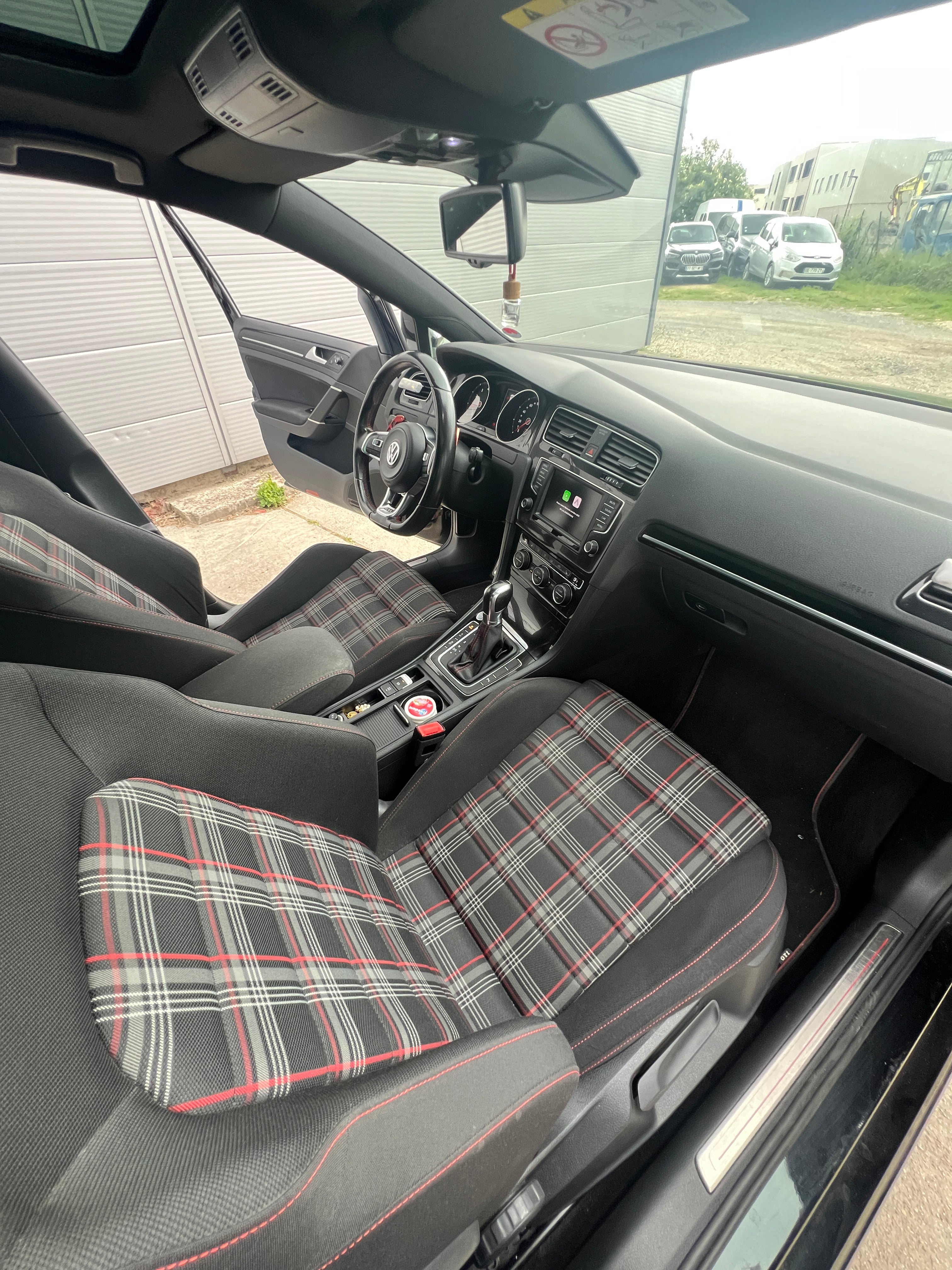 Volkswagen Golf 7 GTI 2.0 TFSI DSG6 220cv Volkswagen Golf 7 GTI 2.0 TFSI DSG6 220cv