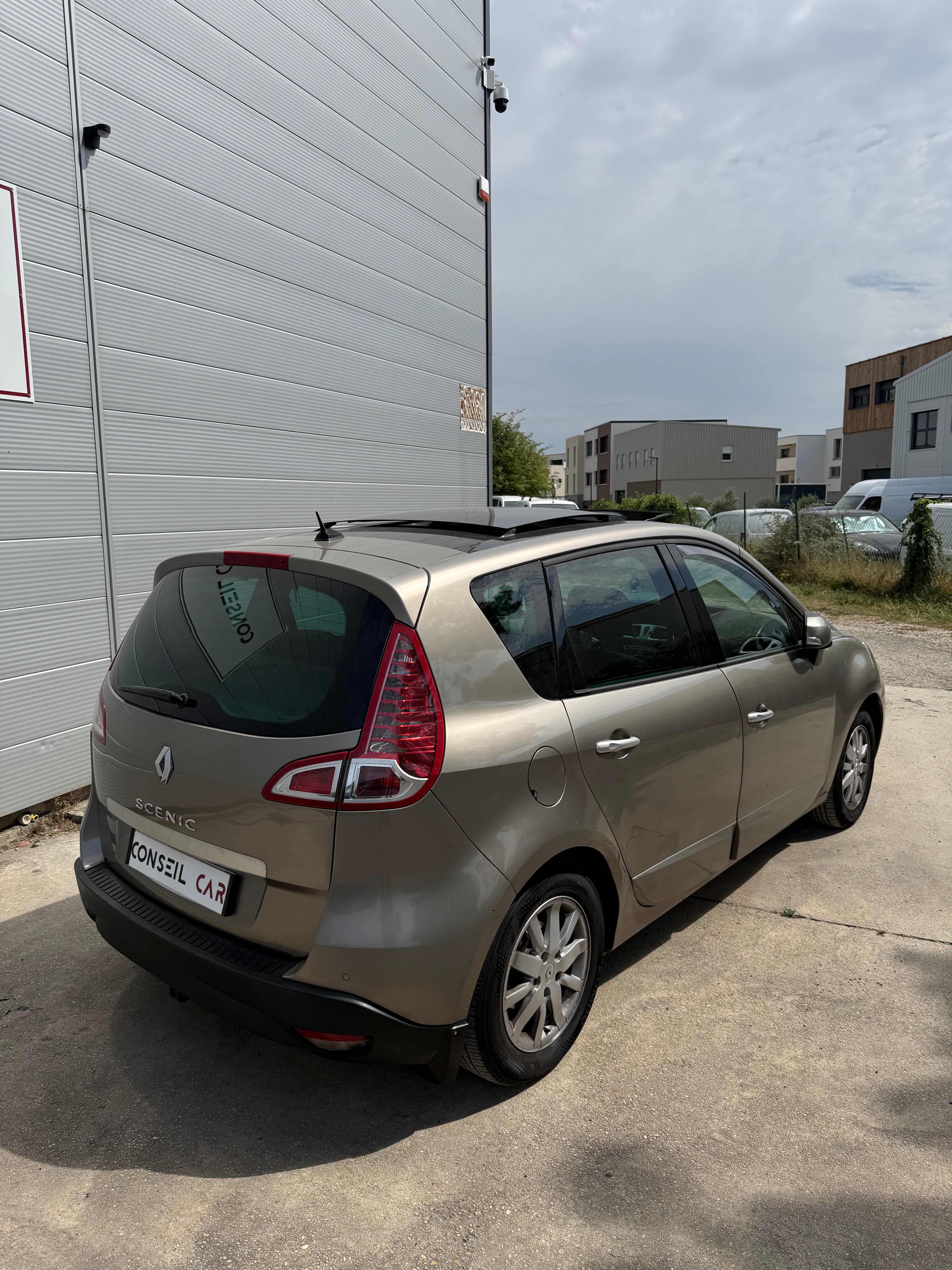 Renault Scenic 1.5 DCI 110CH Renault Scenic 1.5 DCI 110CH