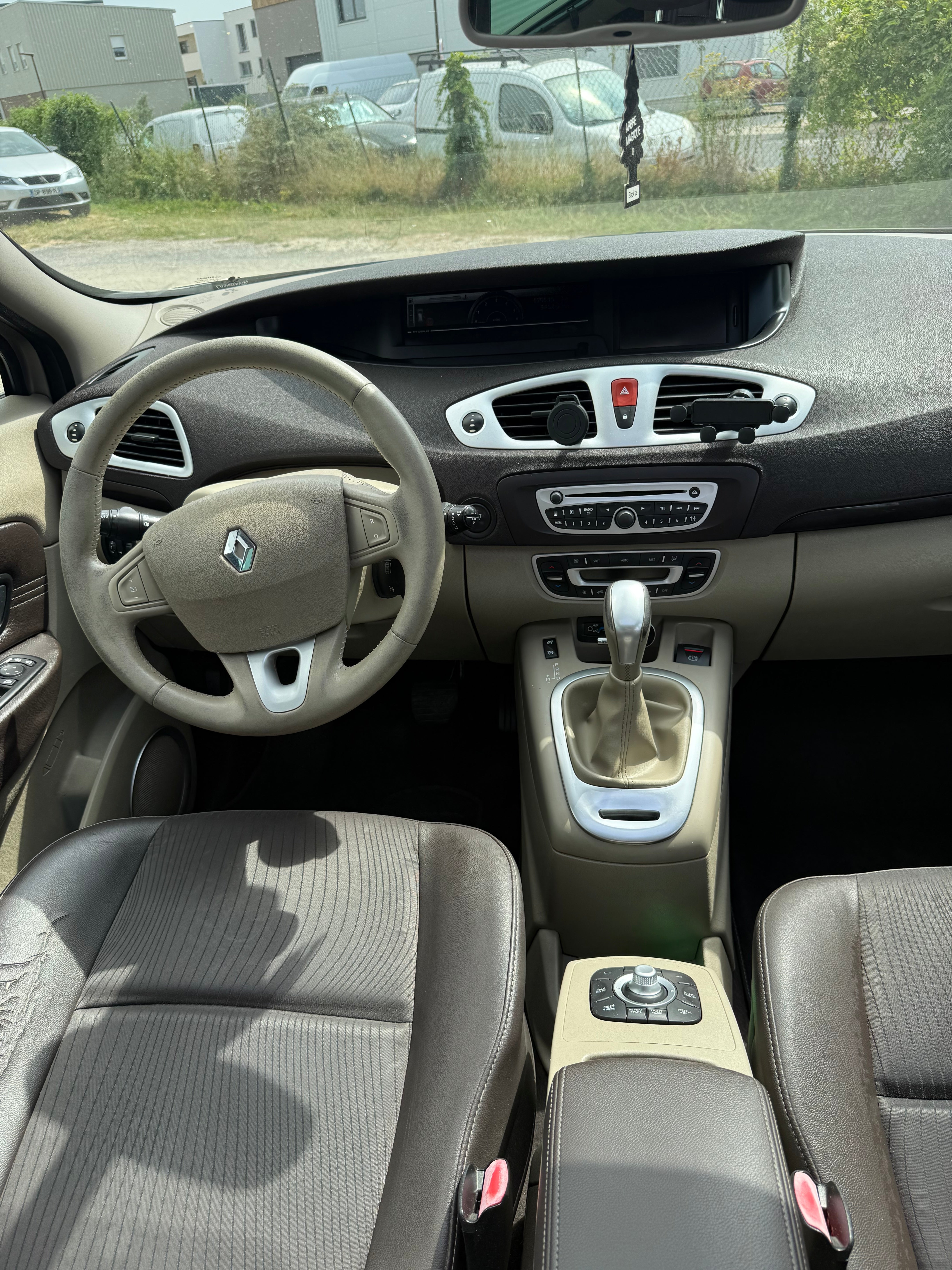 Renault Scenic 1.5 DCI 110CH Renault Scenic 1.5 DCI 110CH