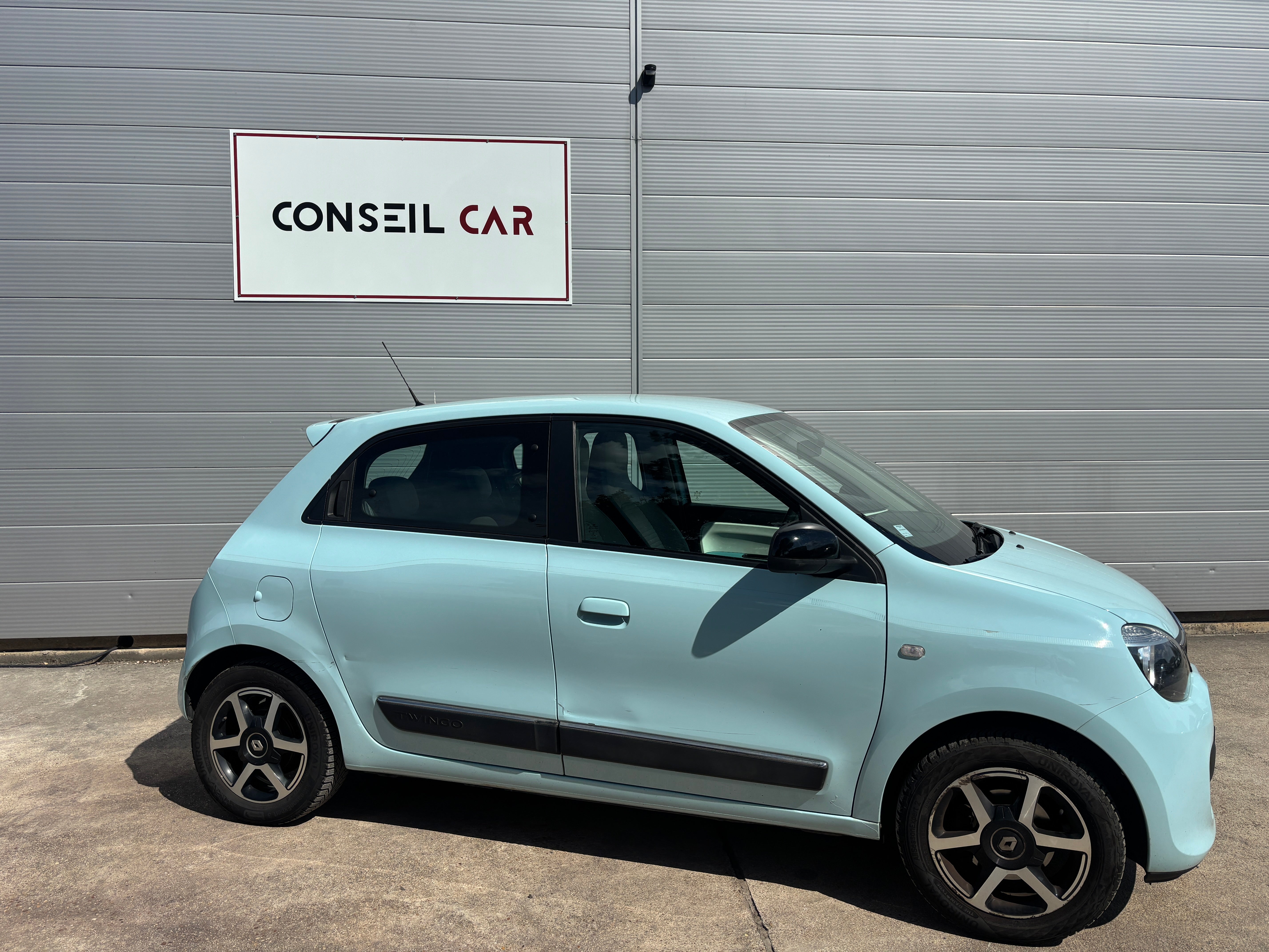 RENAULT Twingo III 1.0 SCe 75cv RENAULT Twingo III 1.0 SCe 75cv