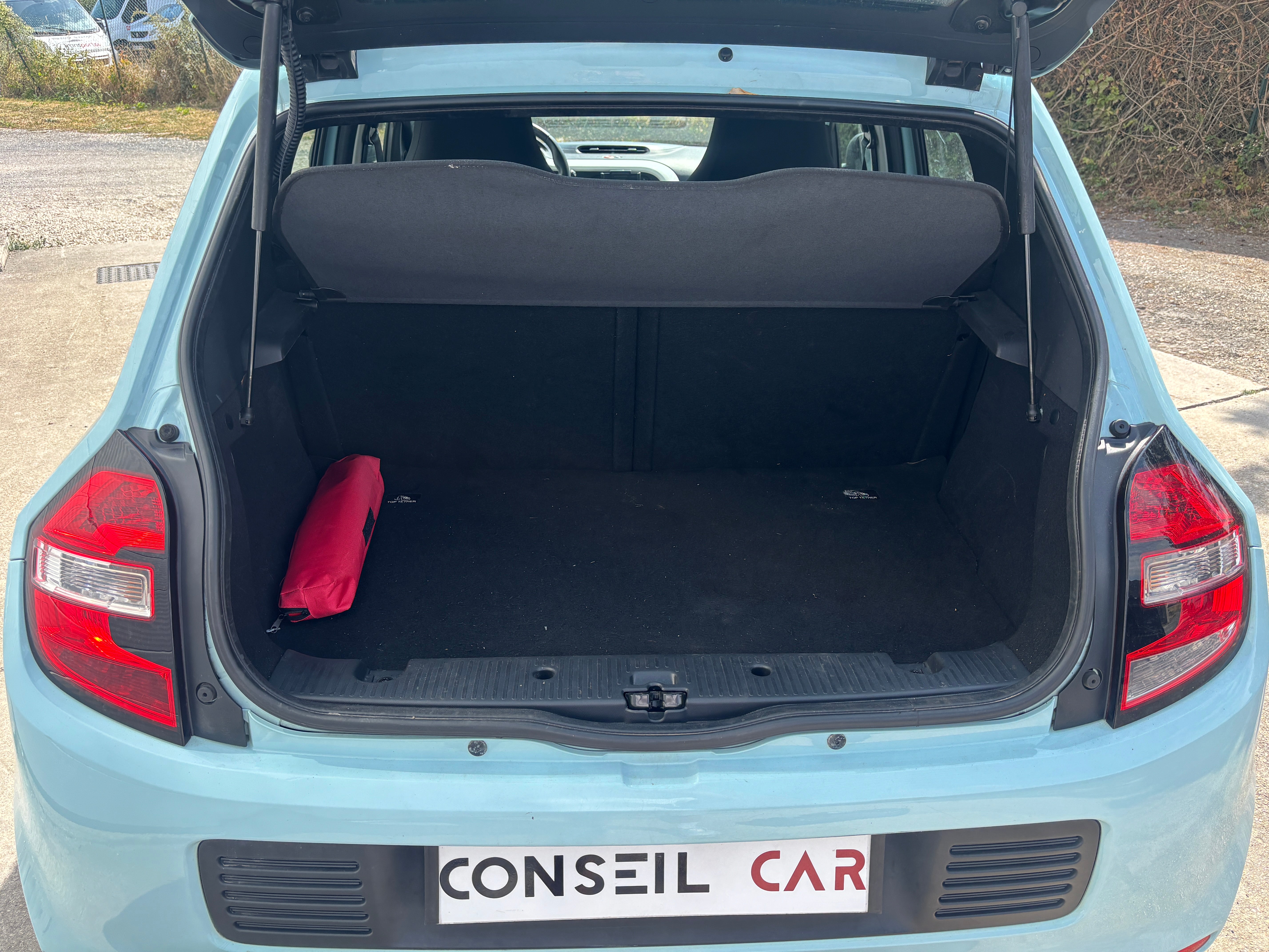 RENAULT Twingo III 1.0 SCe 75cv RENAULT Twingo III 1.0 SCe 75cv