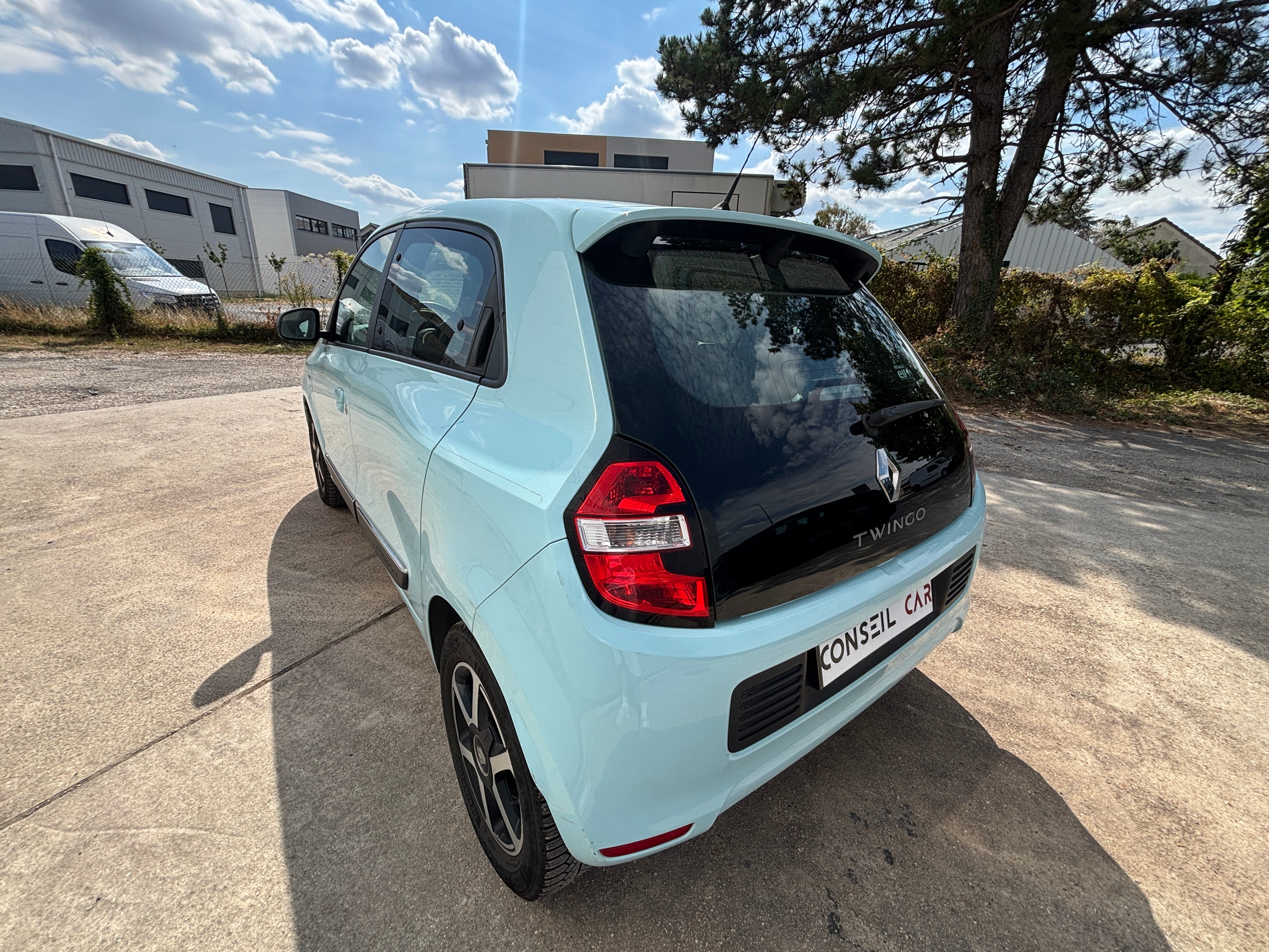 RENAULT Twingo III 1.0 SCe 75cv RENAULT Twingo III 1.0 SCe 75cv