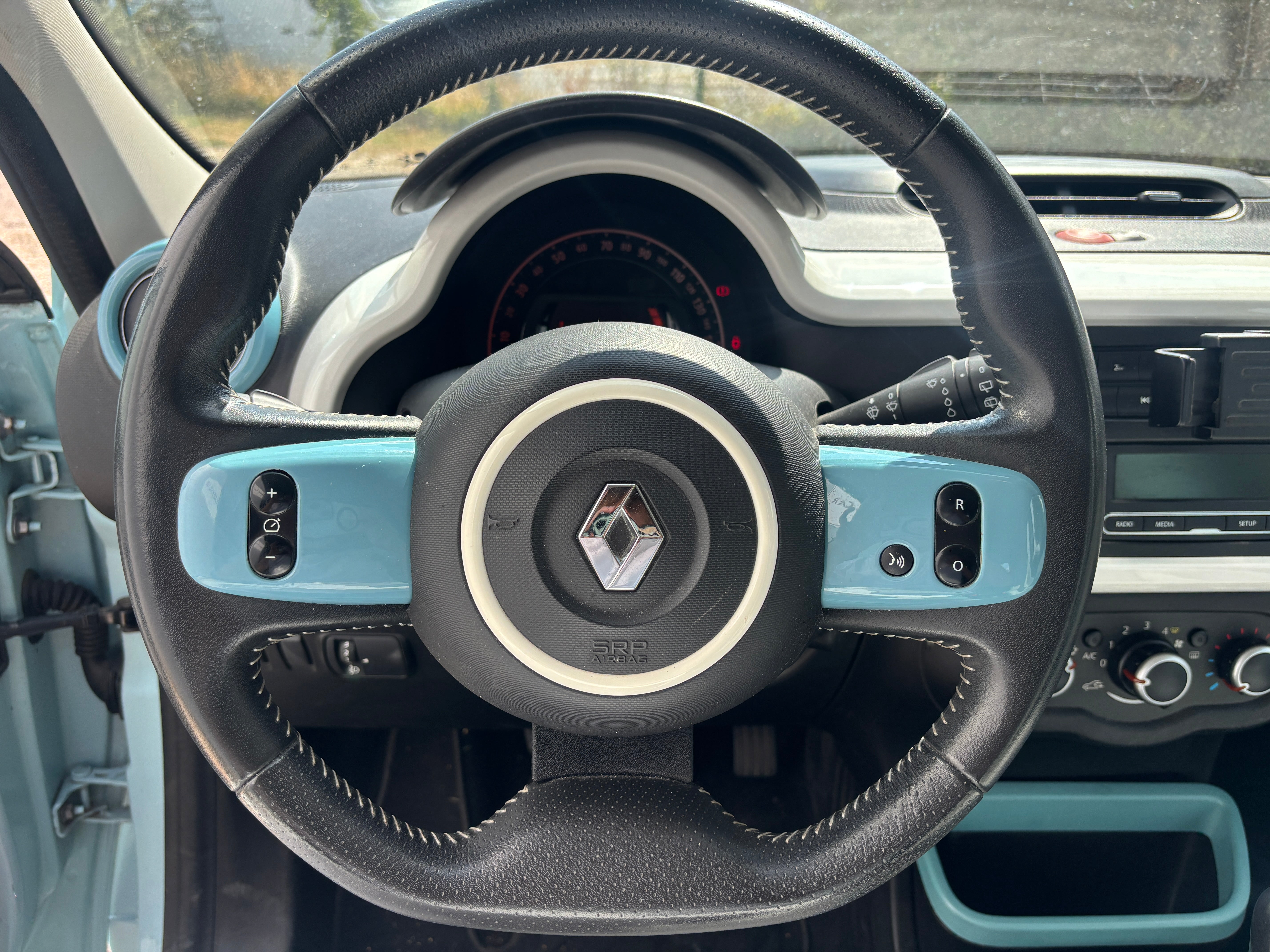 RENAULT Twingo III 1.0 SCe 75cv RENAULT Twingo III 1.0 SCe 75cv