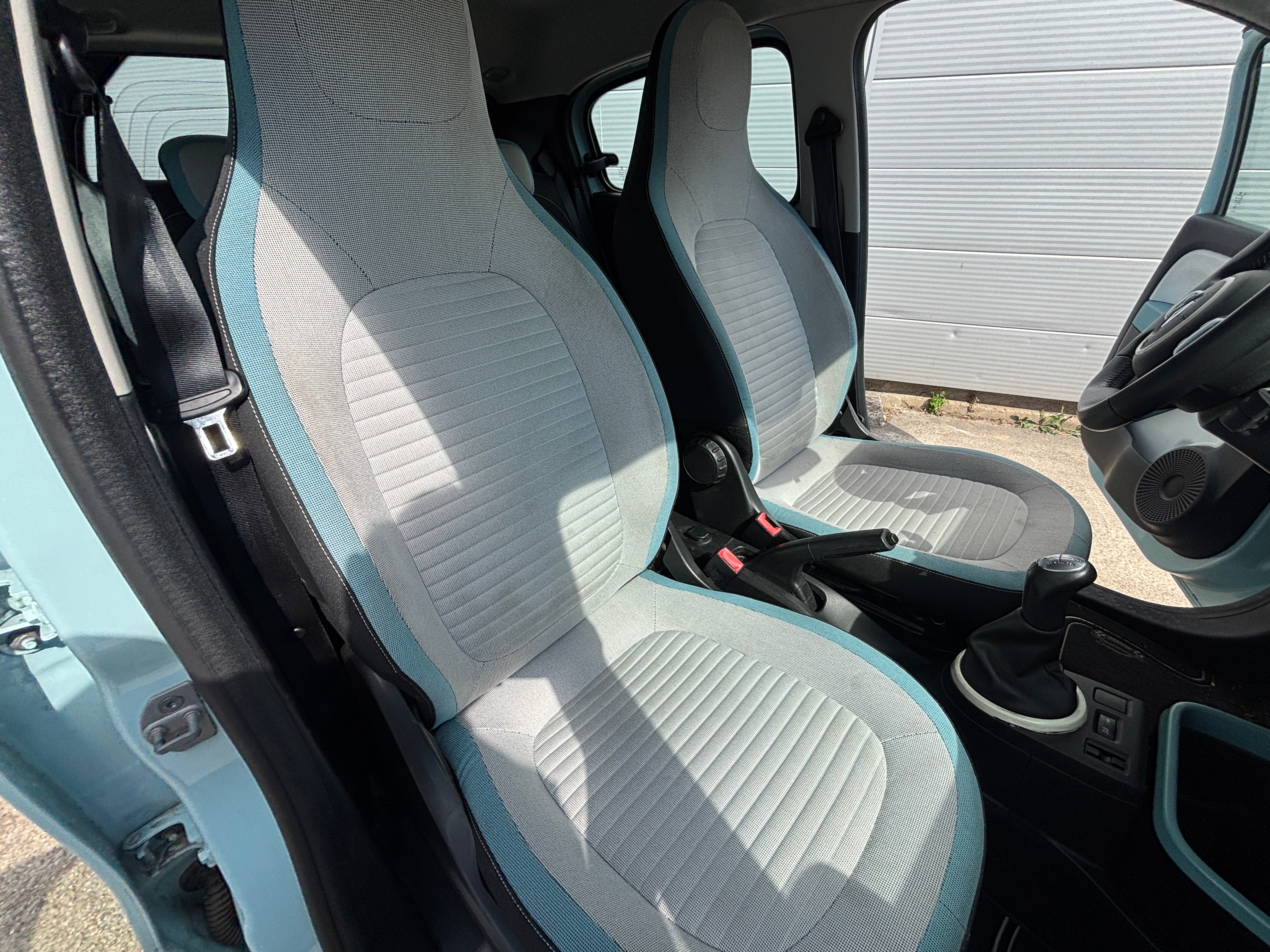RENAULT Twingo III 1.0 SCe 75cv RENAULT Twingo III 1.0 SCe 75cv