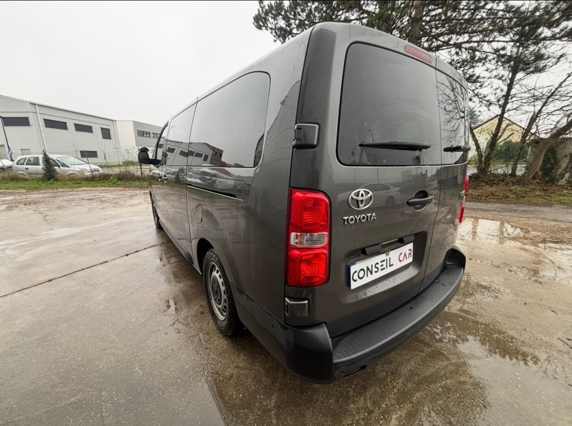 Toyota Proace 1.5D 120CH 9 places Toyota Proace 1.5D 120CH 9 places