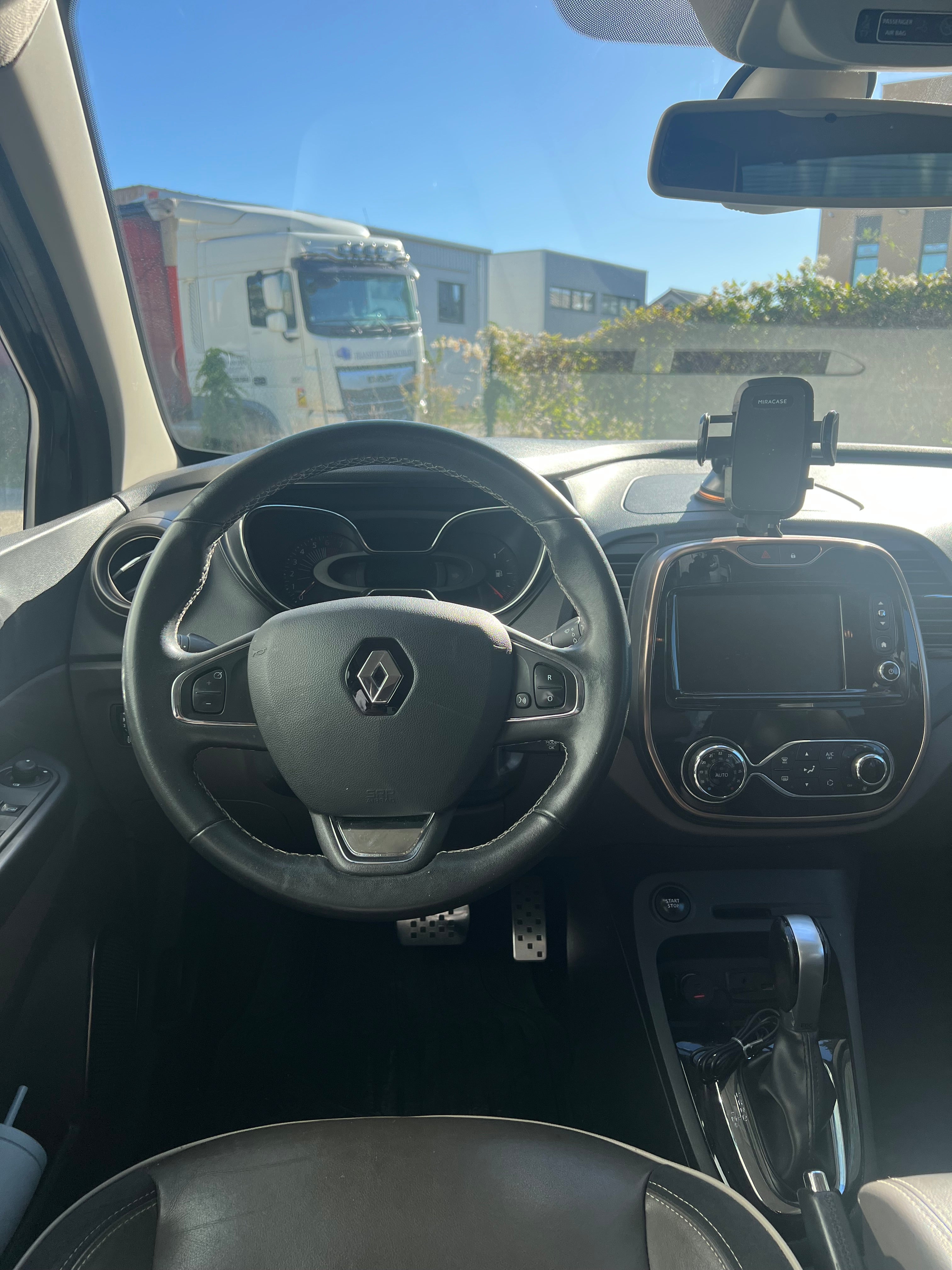 Renault Captur 1.2 TCE 120CH Hypnotic Renault Captur 1.2 TCE 120CH Hypnotic