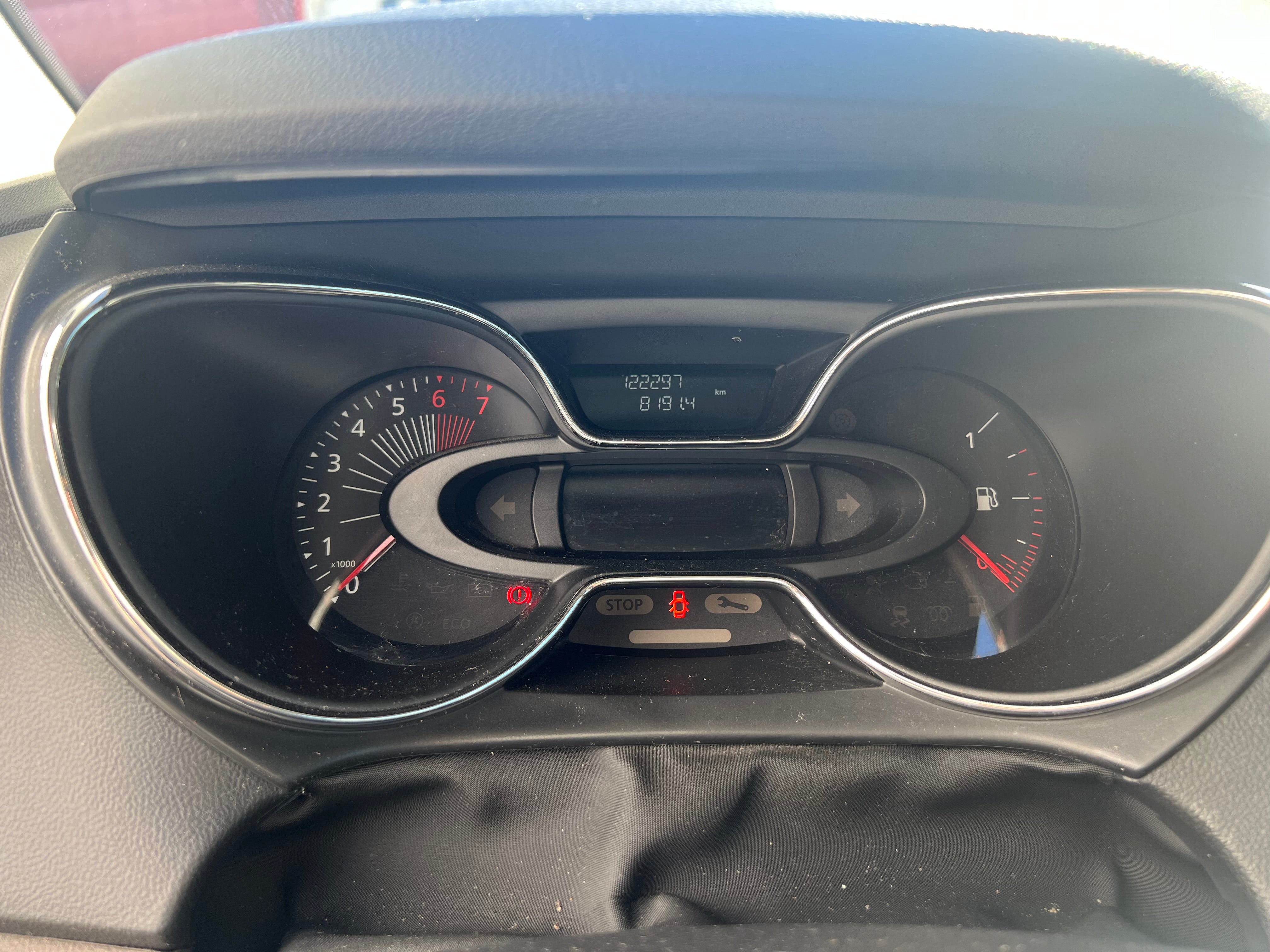 Renault Captur 1.2 TCE 120CH Hypnotic Renault Captur 1.2 TCE 120CH Hypnotic