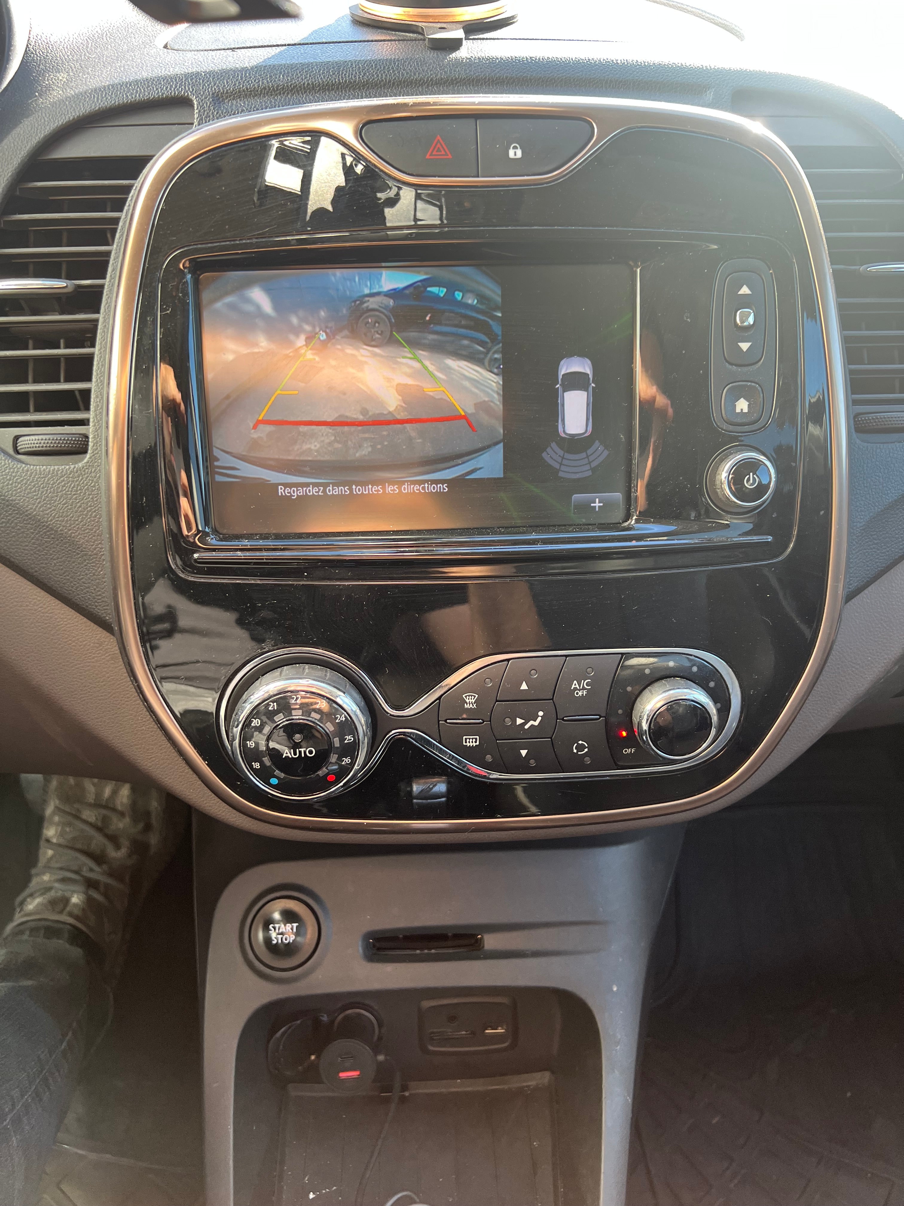 Renault Captur 1.2 TCE 120CH Hypnotic Renault Captur 1.2 TCE 120CH Hypnotic