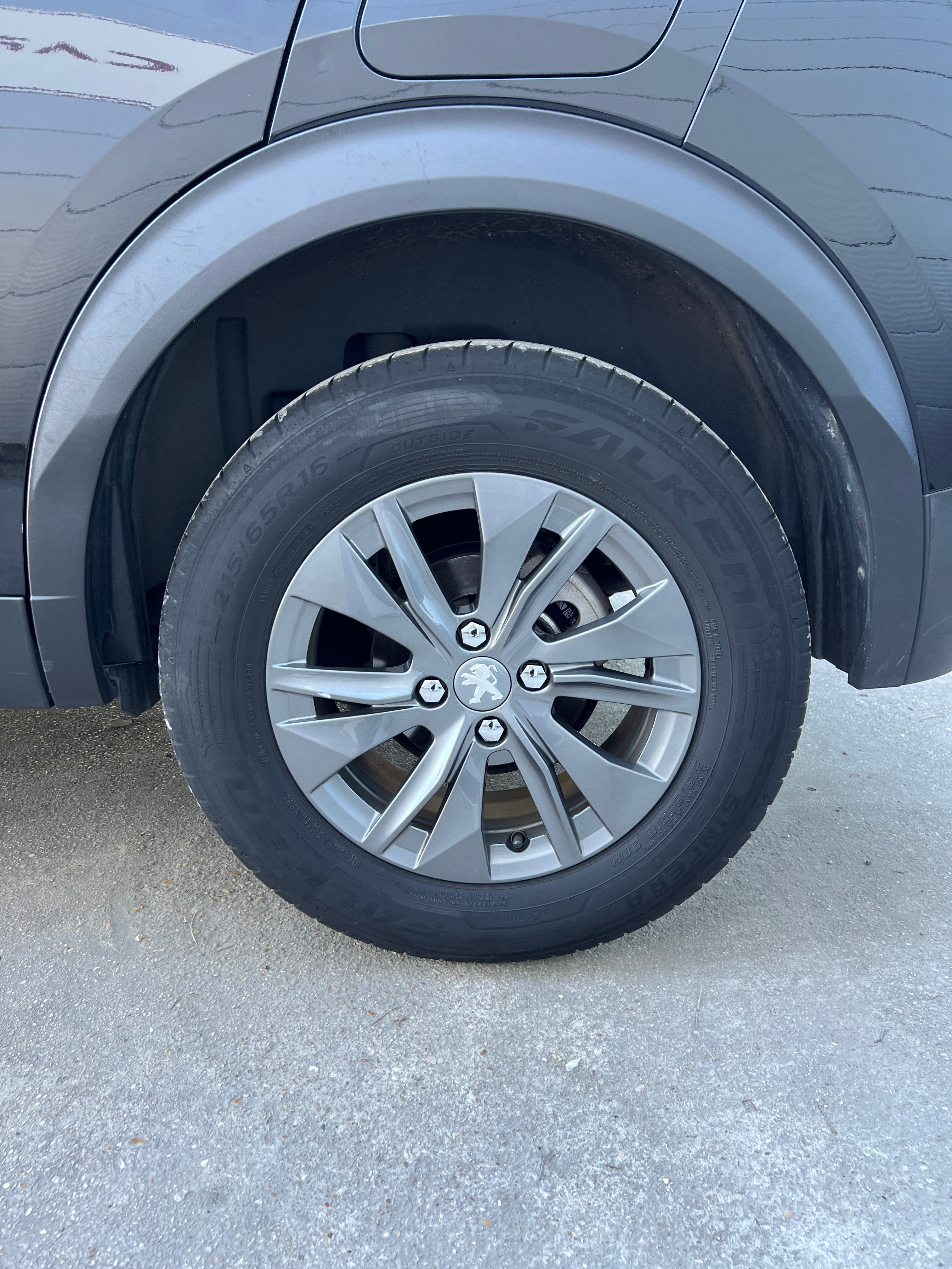 Peugeot 2008 1.2 PureTech 100CH Peugeot 2008 1.2 PureTech 100CH