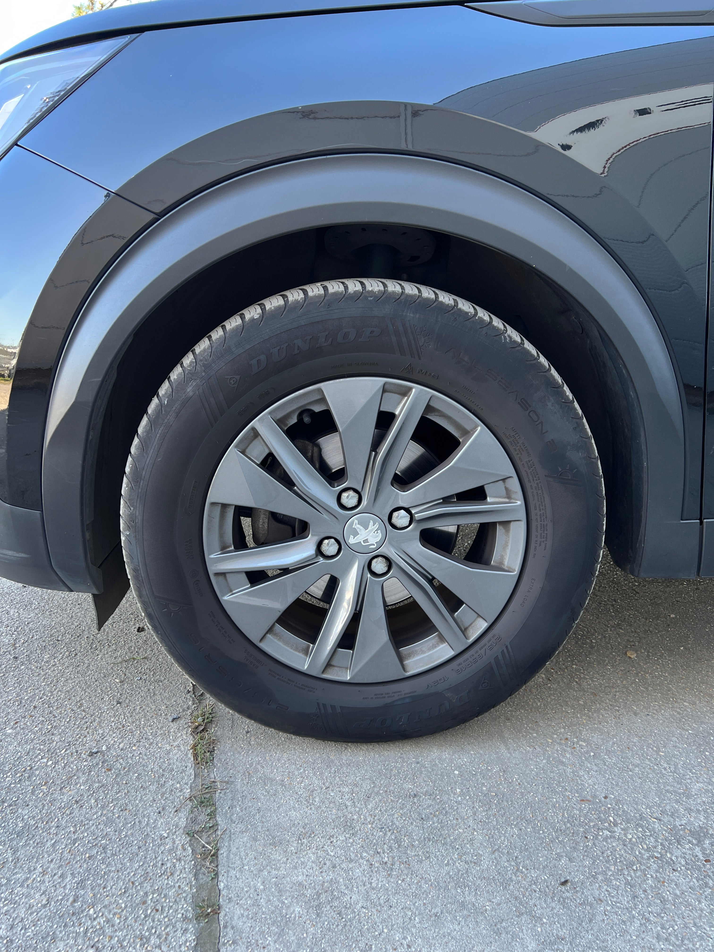 Peugeot 2008 1.2 PureTech 100CH Peugeot 2008 1.2 PureTech 100CH