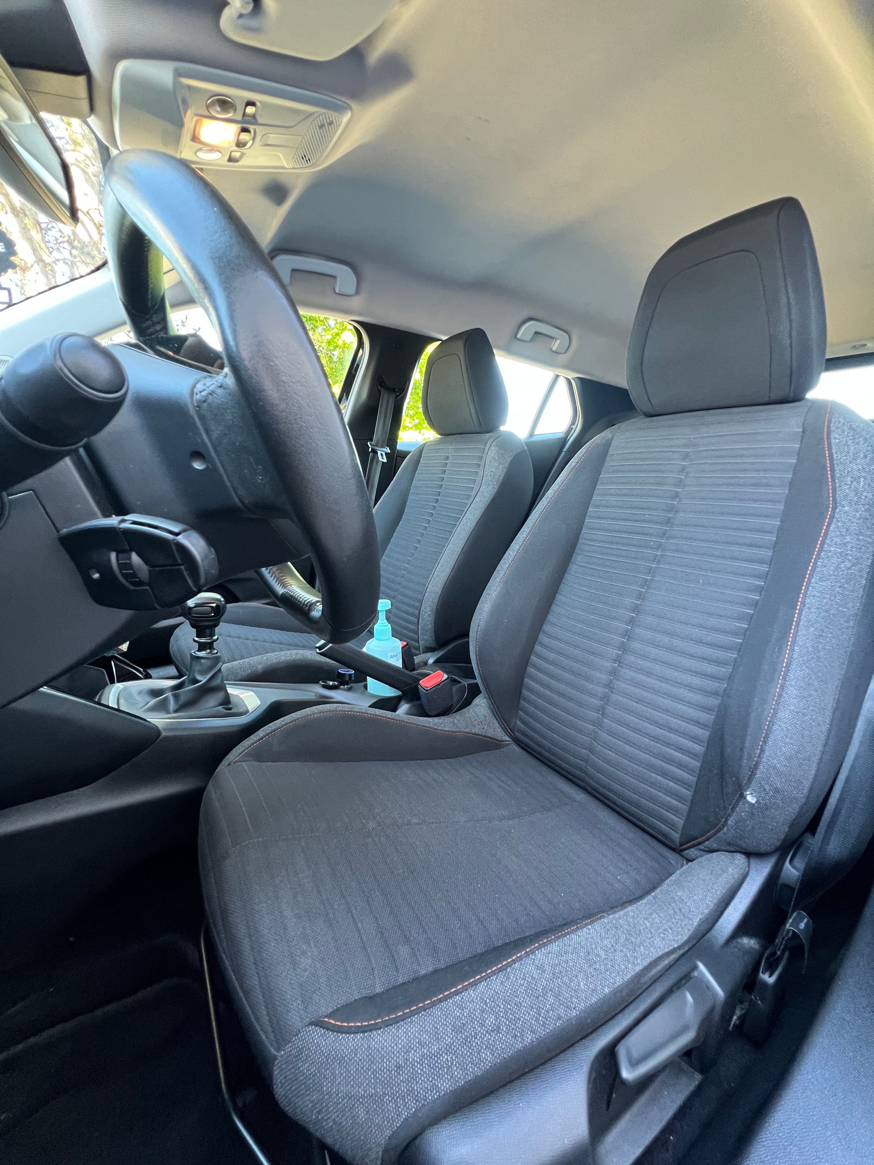 Peugeot 2008 1.2 PureTech 100CH Peugeot 2008 1.2 PureTech 100CH