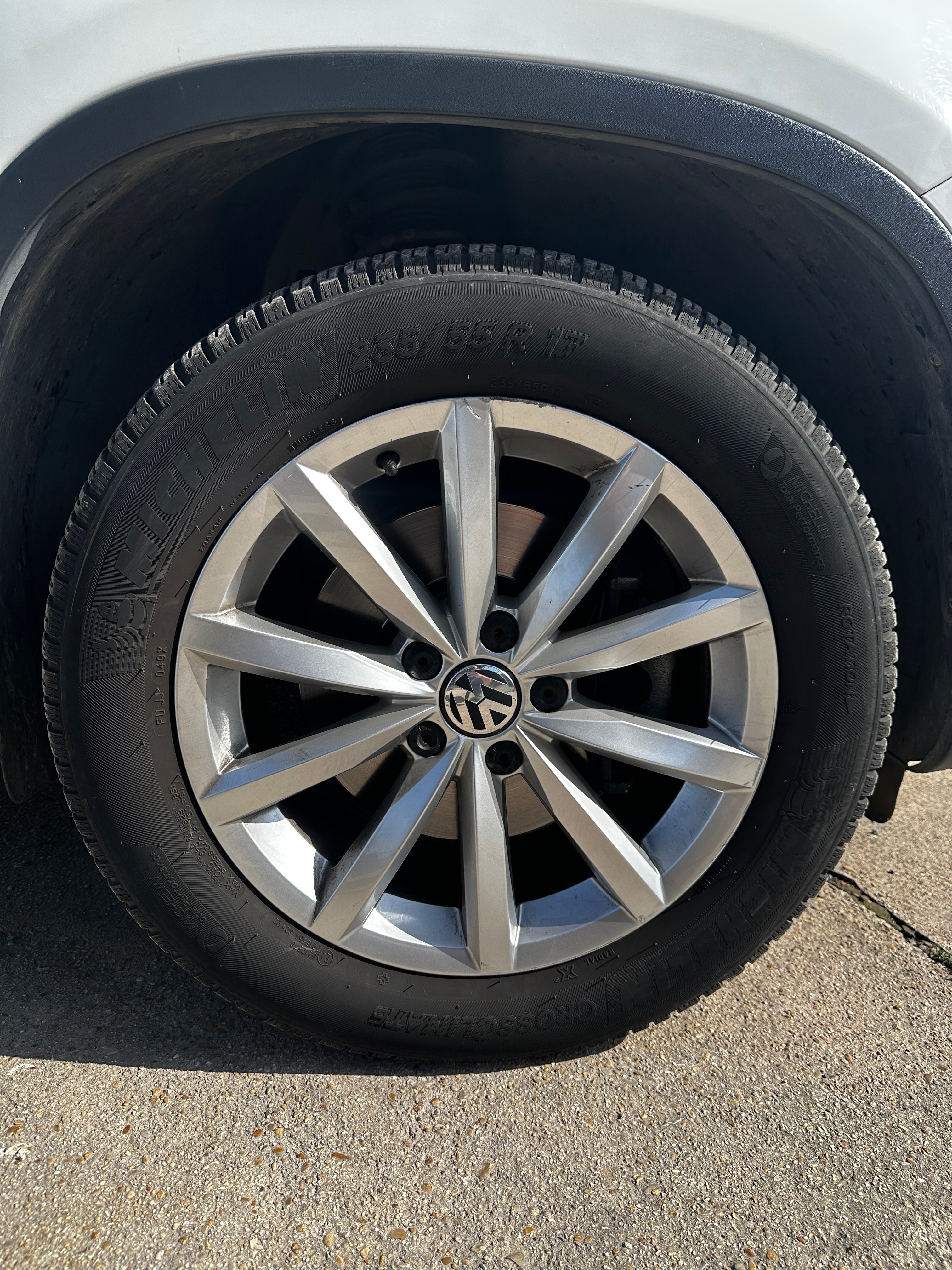 Volkswagen Tiguan 2.0 TDI 110 BLUEMOTION LOUNGE Volkswagen Tiguan 2.0 TDI 110 BLUEMOTION LOUNGE