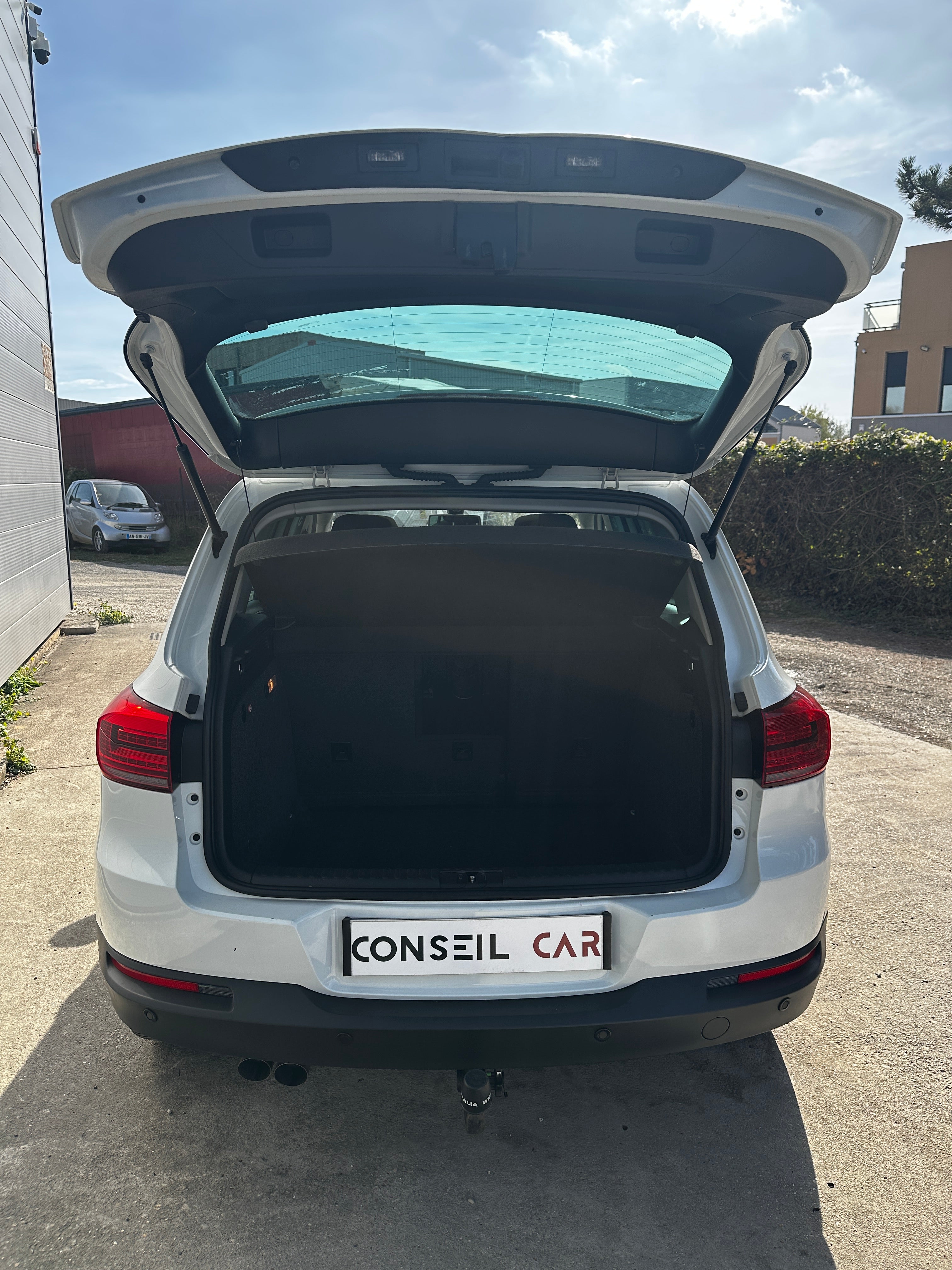 Volkswagen Tiguan 2.0 TDI 110 BLUEMOTION LOUNGE Volkswagen Tiguan 2.0 TDI 110 BLUEMOTION LOUNGE