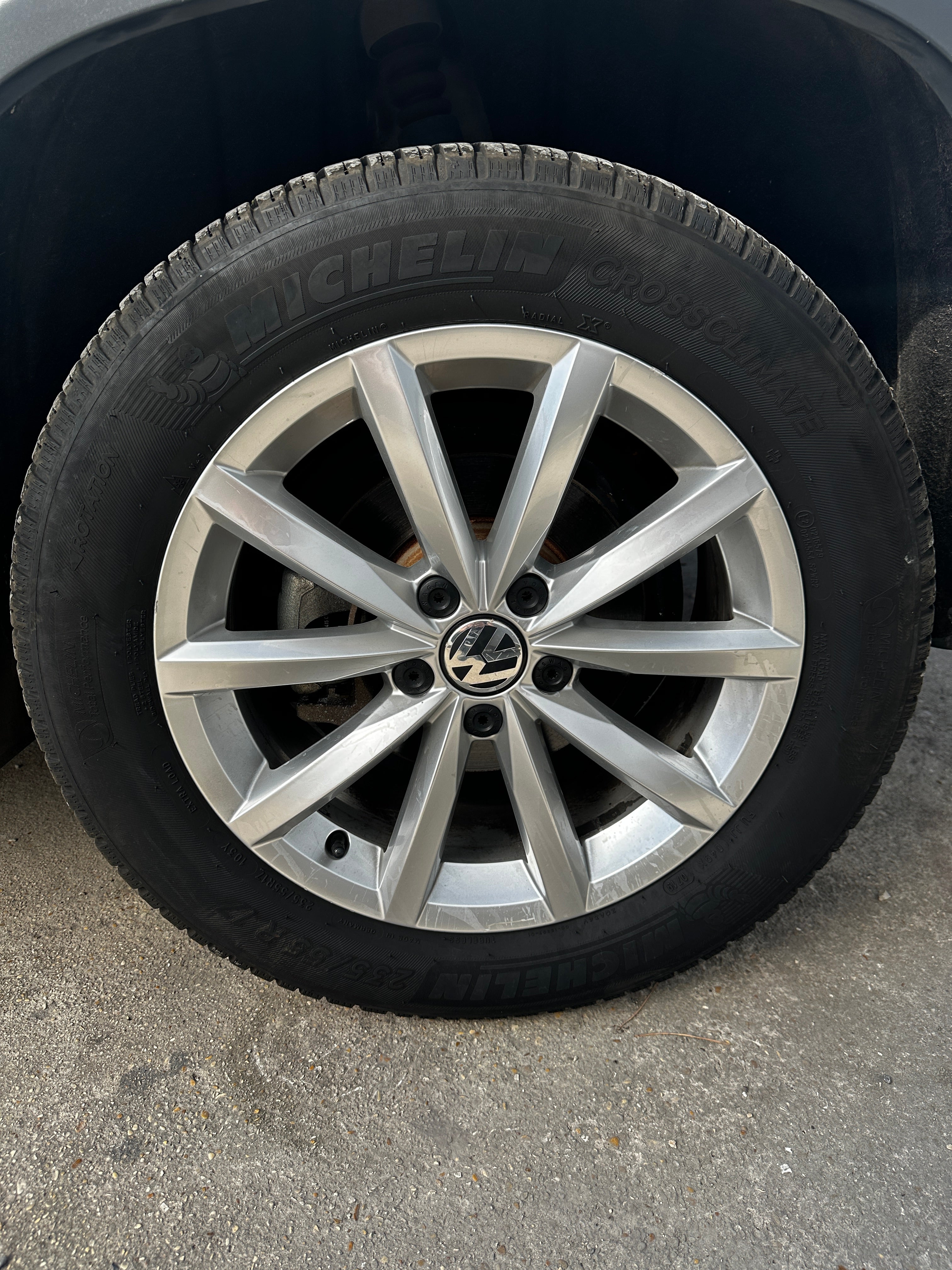 Volkswagen Tiguan 2.0 TDI 110 BLUEMOTION LOUNGE Volkswagen Tiguan 2.0 TDI 110 BLUEMOTION LOUNGE