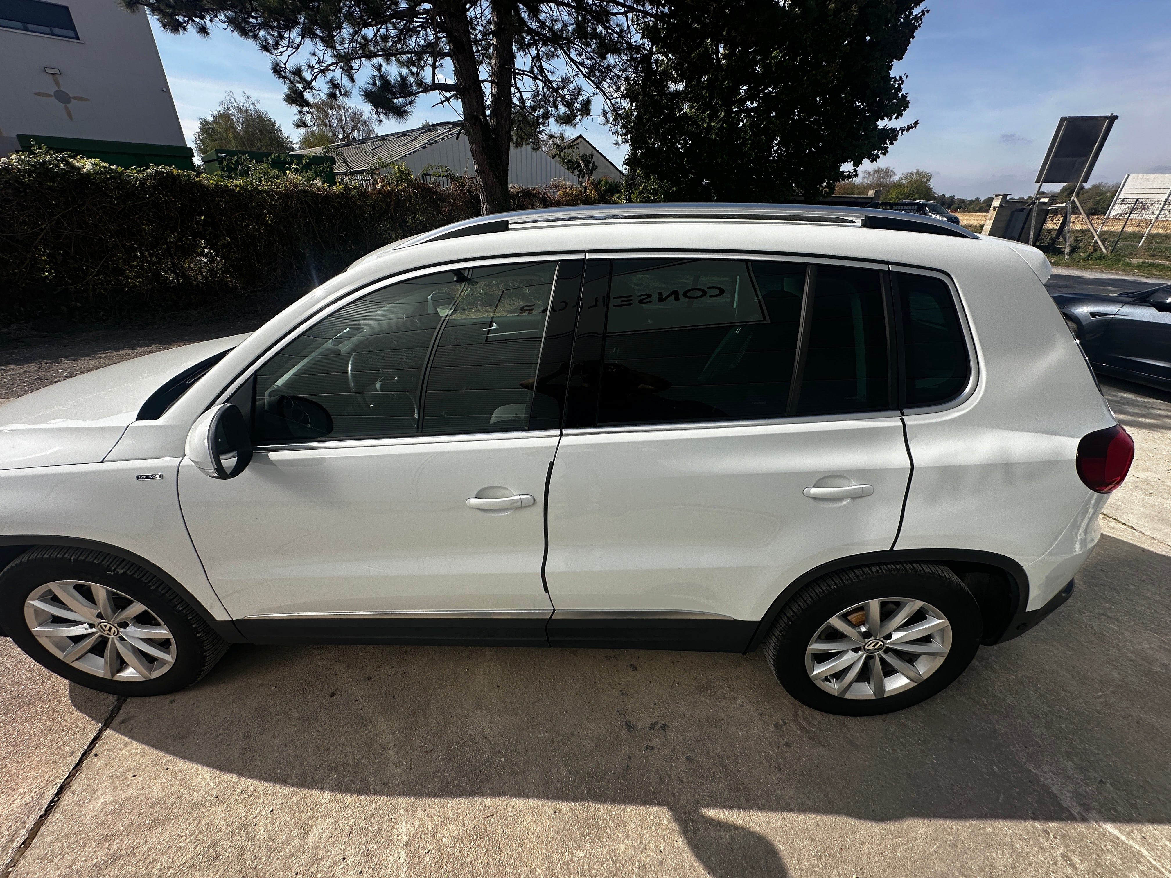 Volkswagen Tiguan 2.0 TDI 110 BLUEMOTION LOUNGE Volkswagen Tiguan 2.0 TDI 110 BLUEMOTION LOUNGE