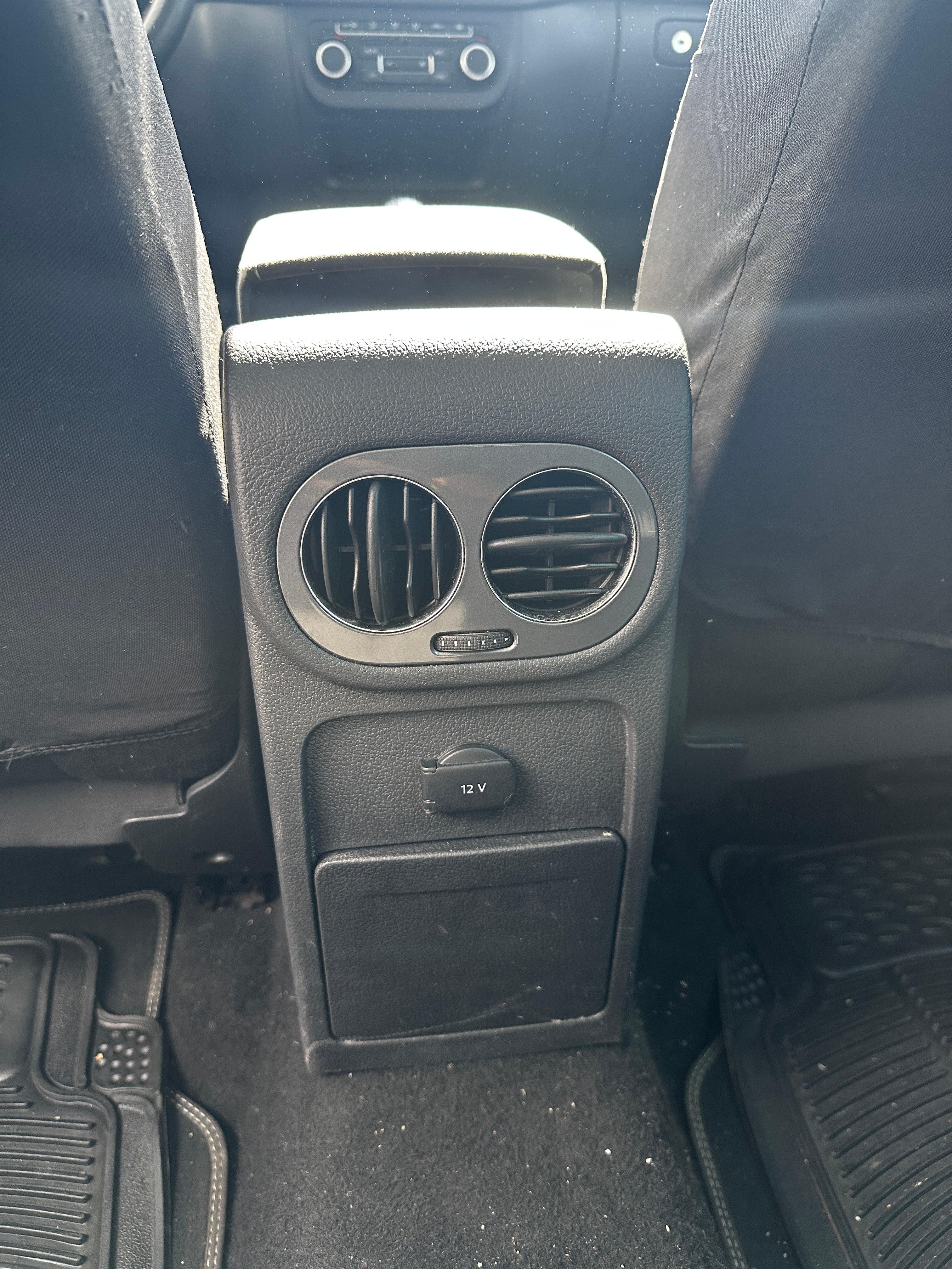 Volkswagen Tiguan 2.0 TDI 110 BLUEMOTION LOUNGE Volkswagen Tiguan 2.0 TDI 110 BLUEMOTION LOUNGE