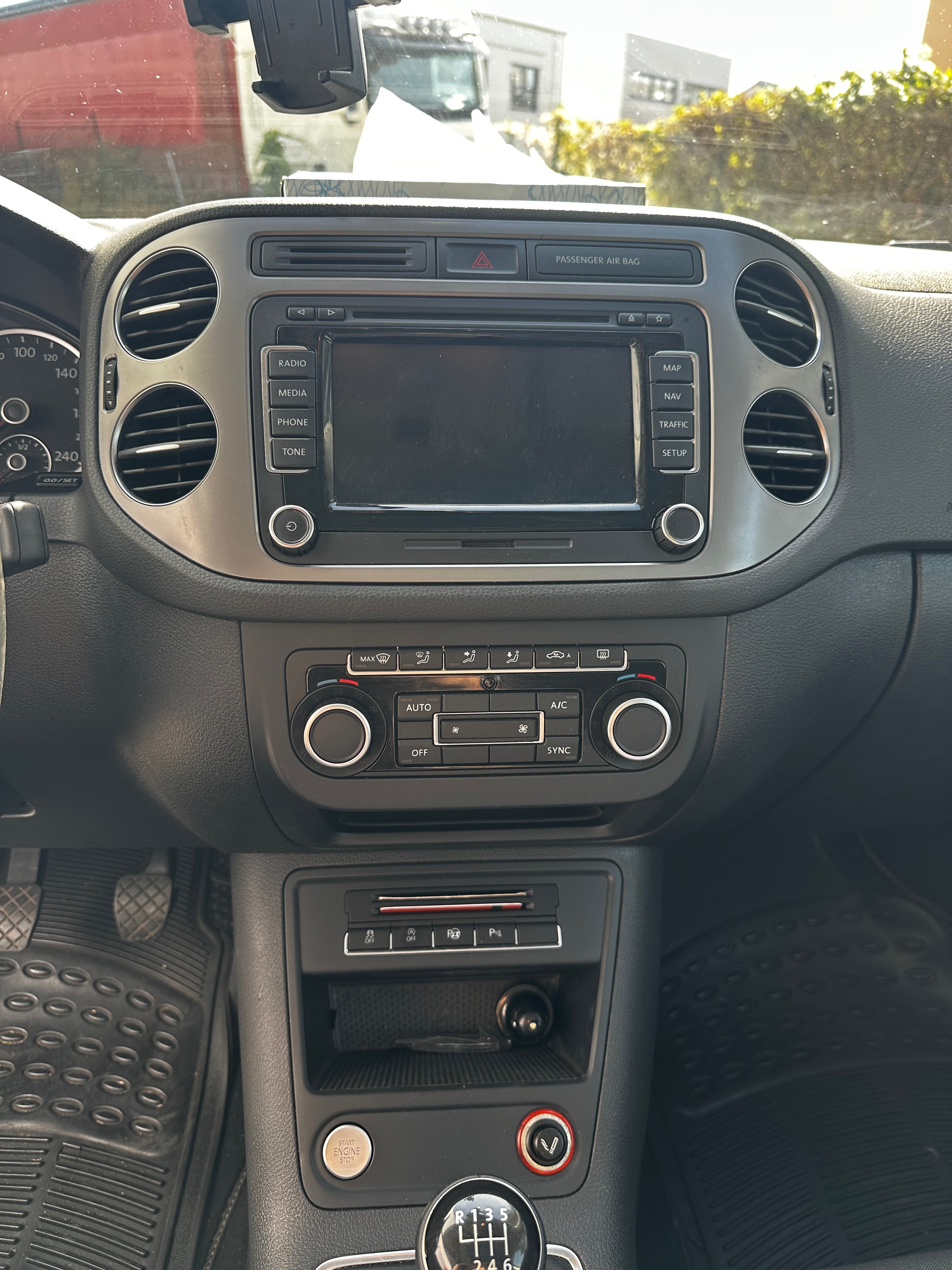 Volkswagen Tiguan 2.0 TDI 110 BLUEMOTION LOUNGE Volkswagen Tiguan 2.0 TDI 110 BLUEMOTION LOUNGE