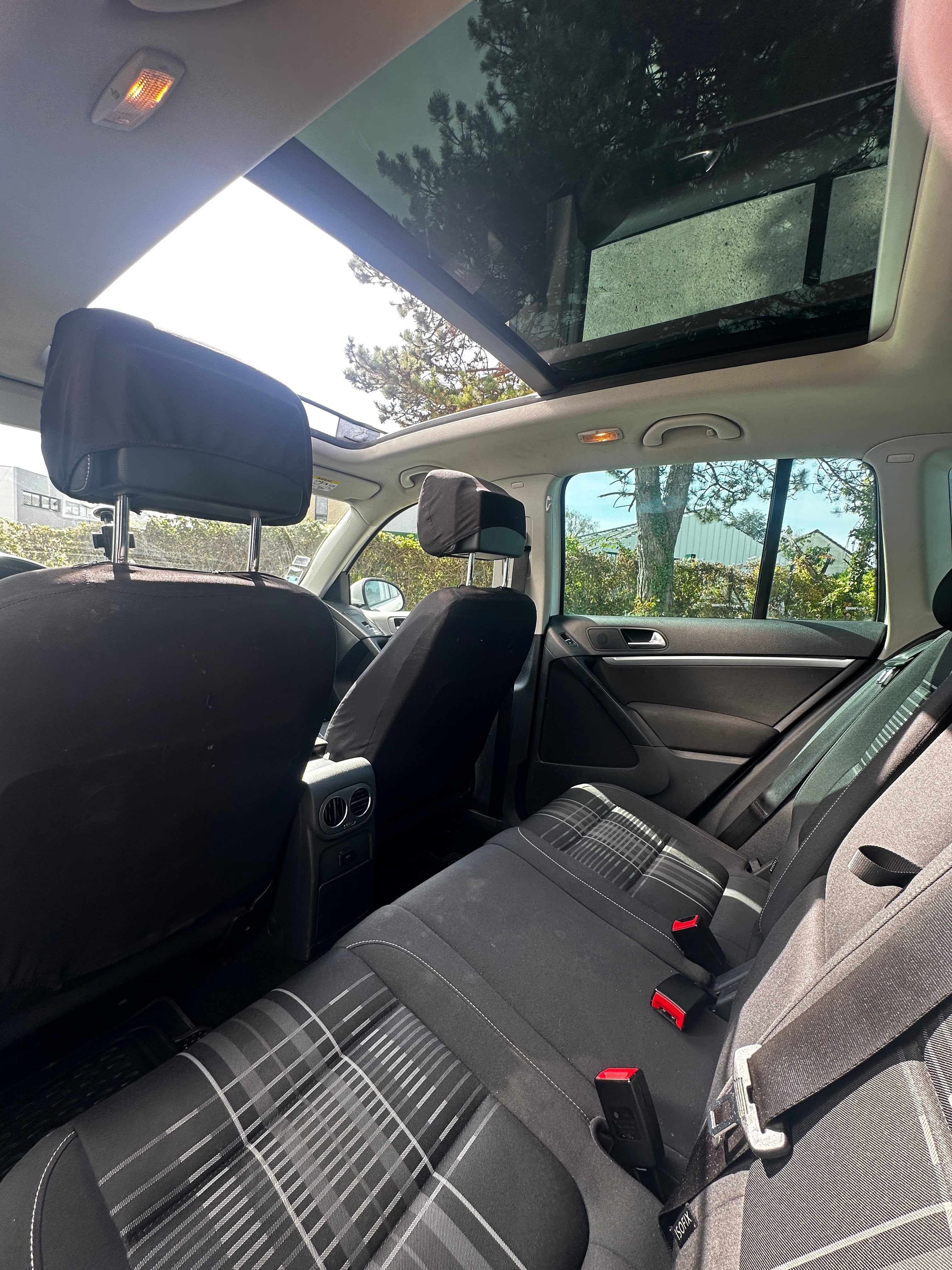 Volkswagen Tiguan 2.0 TDI 110 BLUEMOTION LOUNGE Volkswagen Tiguan 2.0 TDI 110 BLUEMOTION LOUNGE
