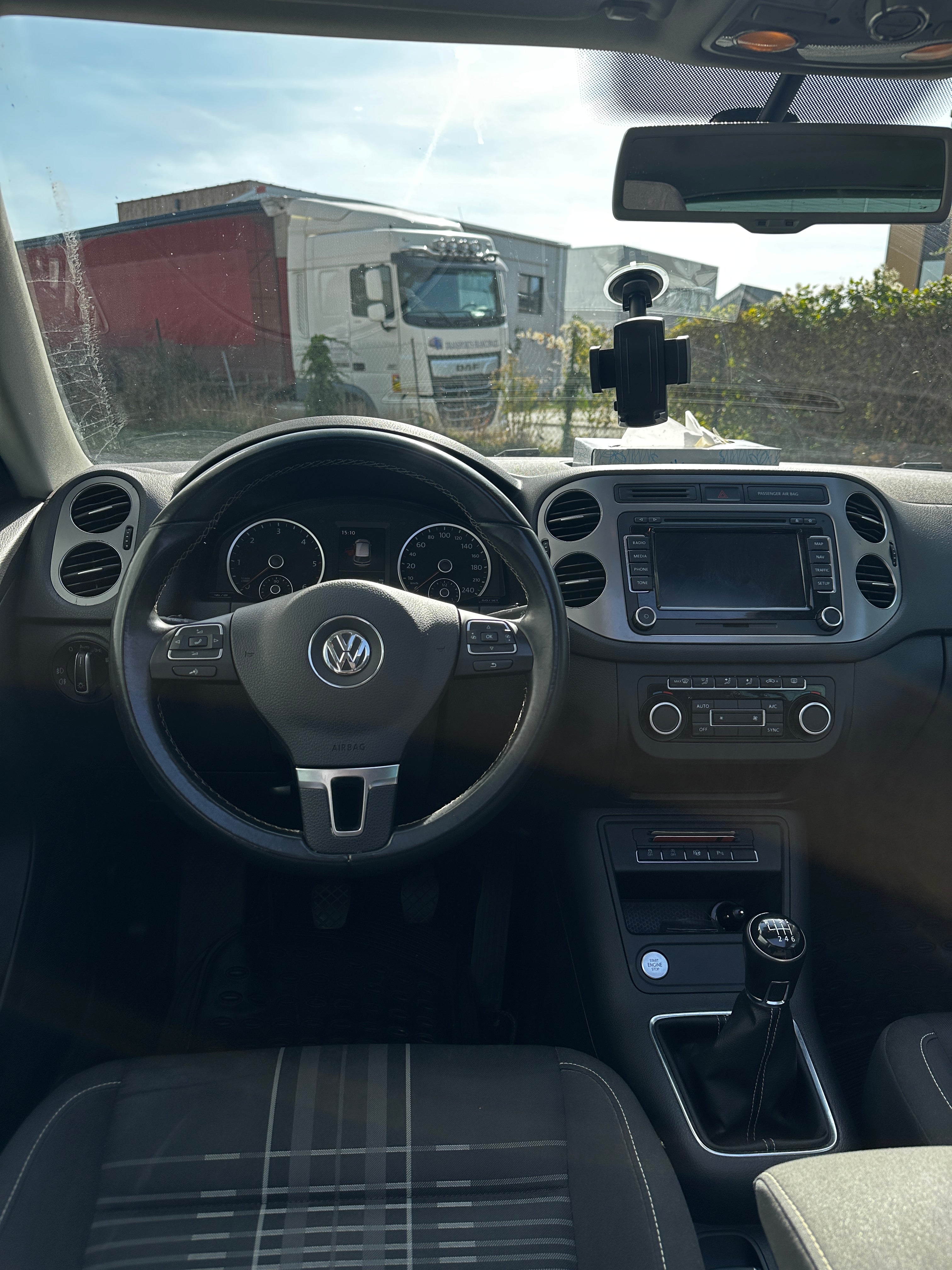 Volkswagen Tiguan 2.0 TDI 110 BLUEMOTION LOUNGE Volkswagen Tiguan 2.0 TDI 110 BLUEMOTION LOUNGE