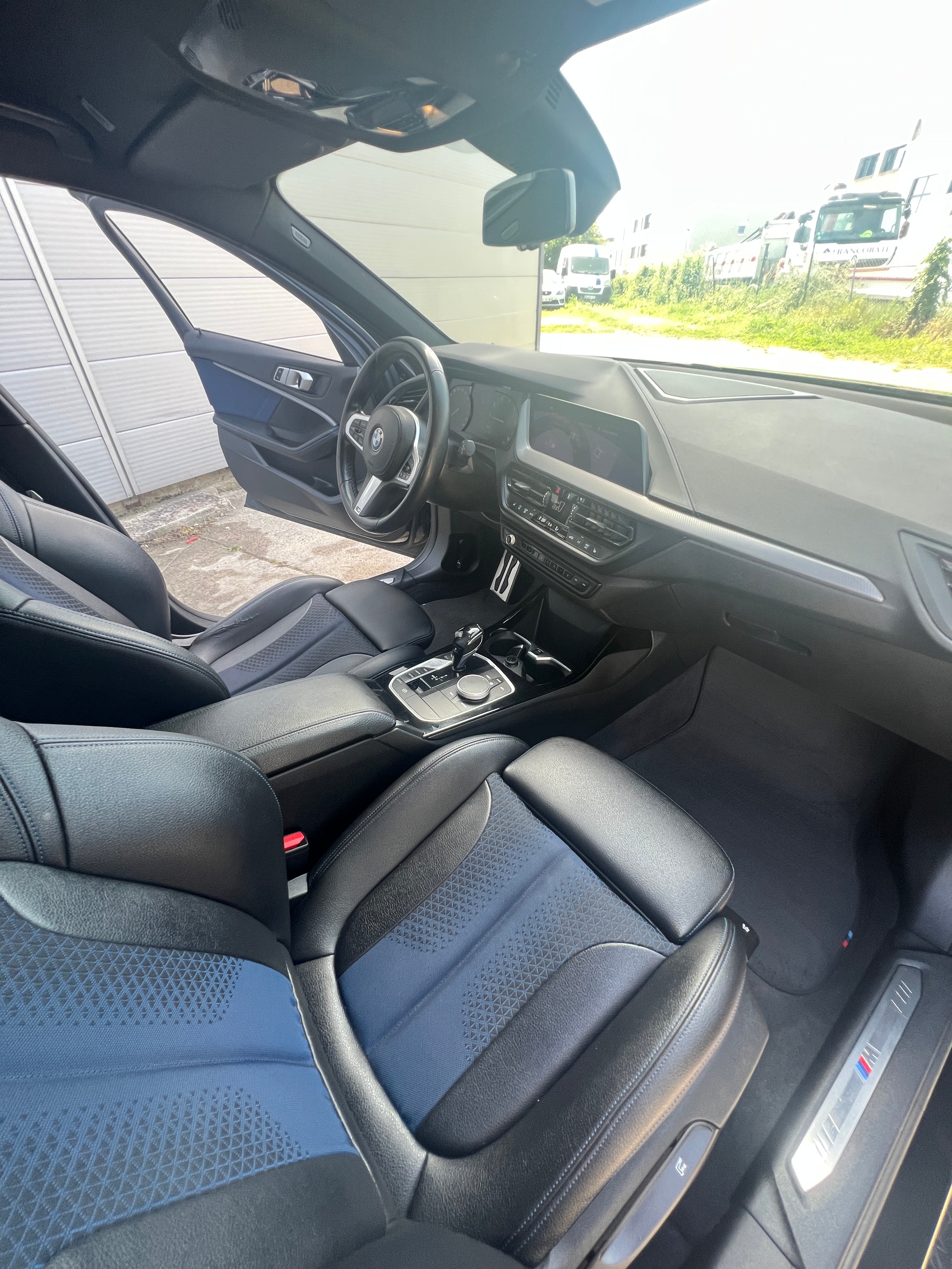 Bmw Serie 1 118i 1.5 DCT7 140cv Pack M FULL BLACK Bmw Serie 1 118i 1.5 DCT7 140cv Pack M FULL BLACK