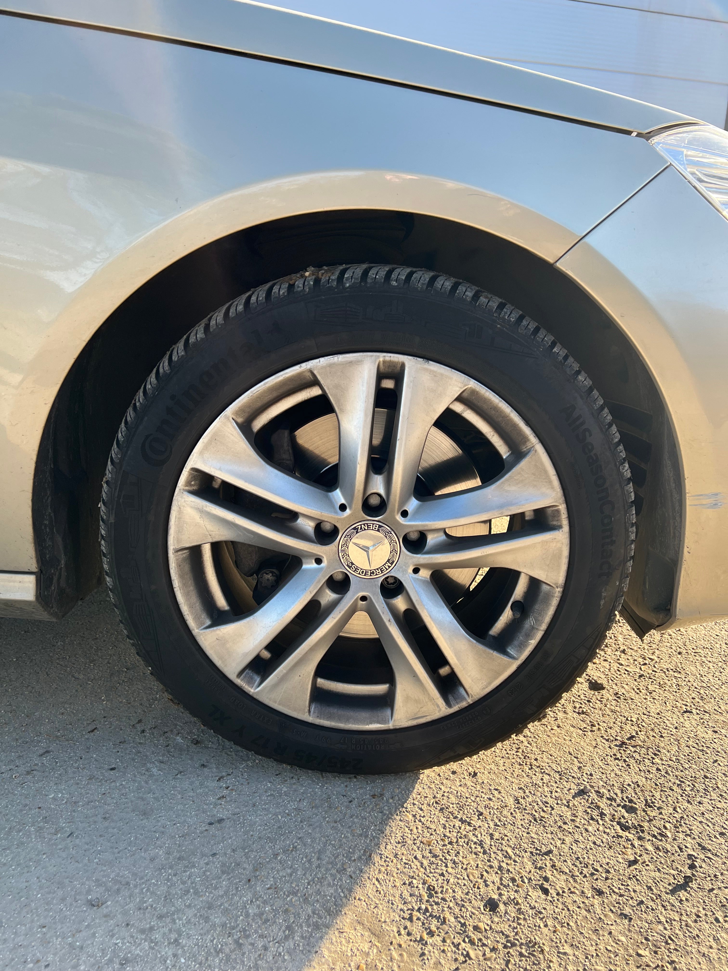 Mercedes Classe E 350D 3.0 V6 231ch 7G-TRONIC Mercedes Classe E 350D 3.0 V6 231ch 7G-TRONIC