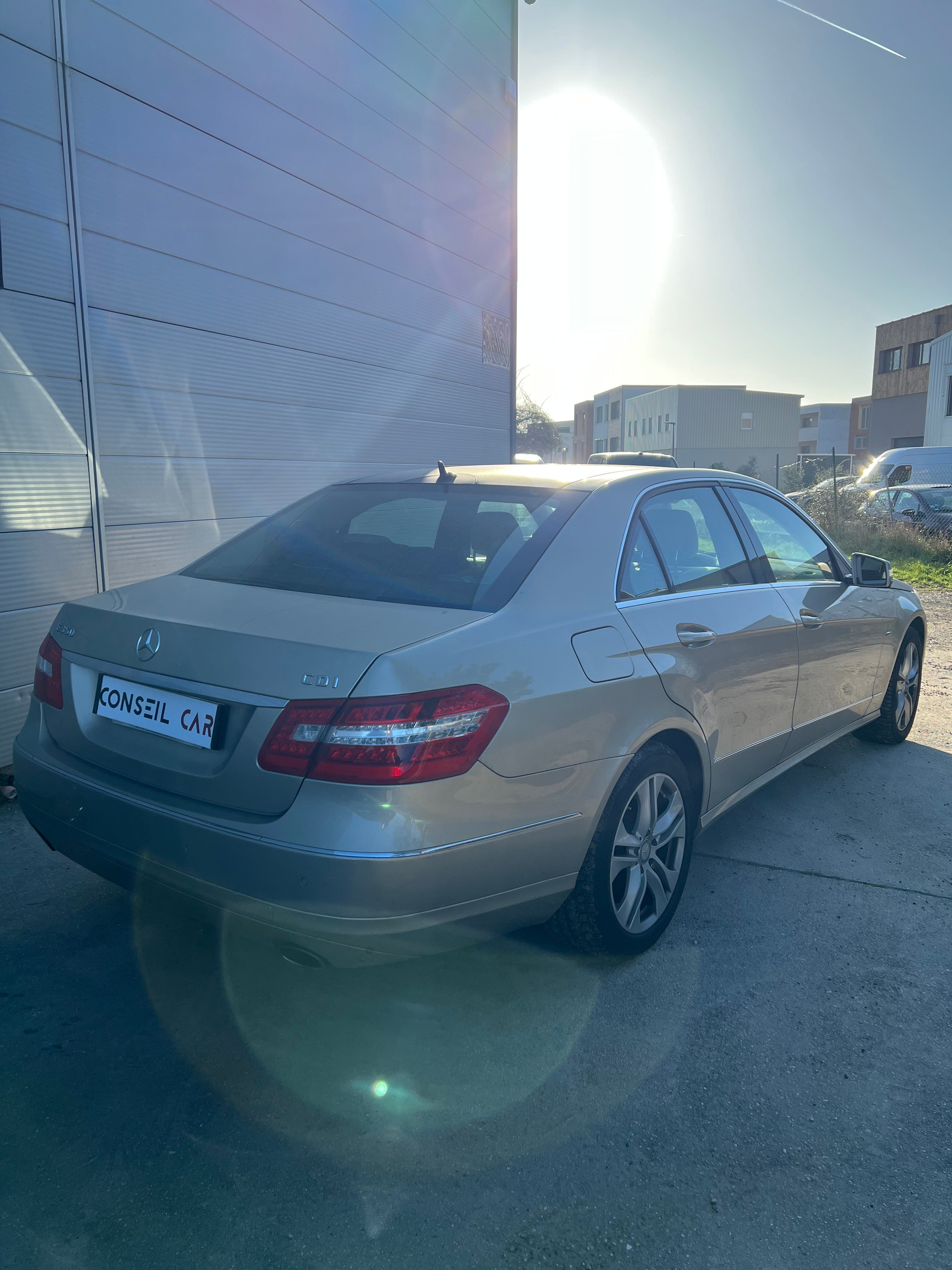 Mercedes Classe E 350D 3.0 V6 231ch 7G-TRONIC Mercedes Classe E 350D 3.0 V6 231ch 7G-TRONIC