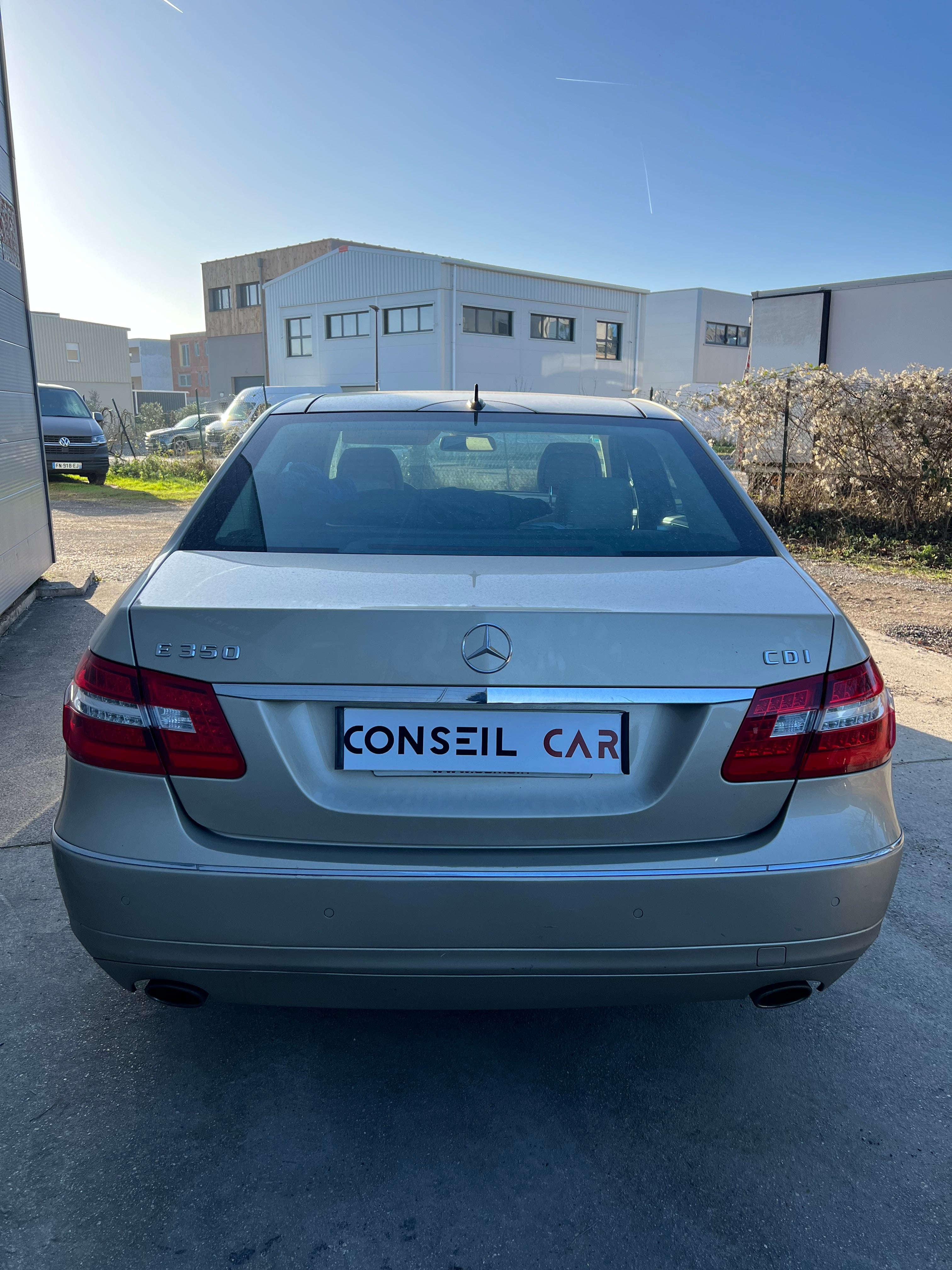 Mercedes Classe E 350D 3.0 V6 231ch 7G-TRONIC Mercedes Classe E 350D 3.0 V6 231ch 7G-TRONIC