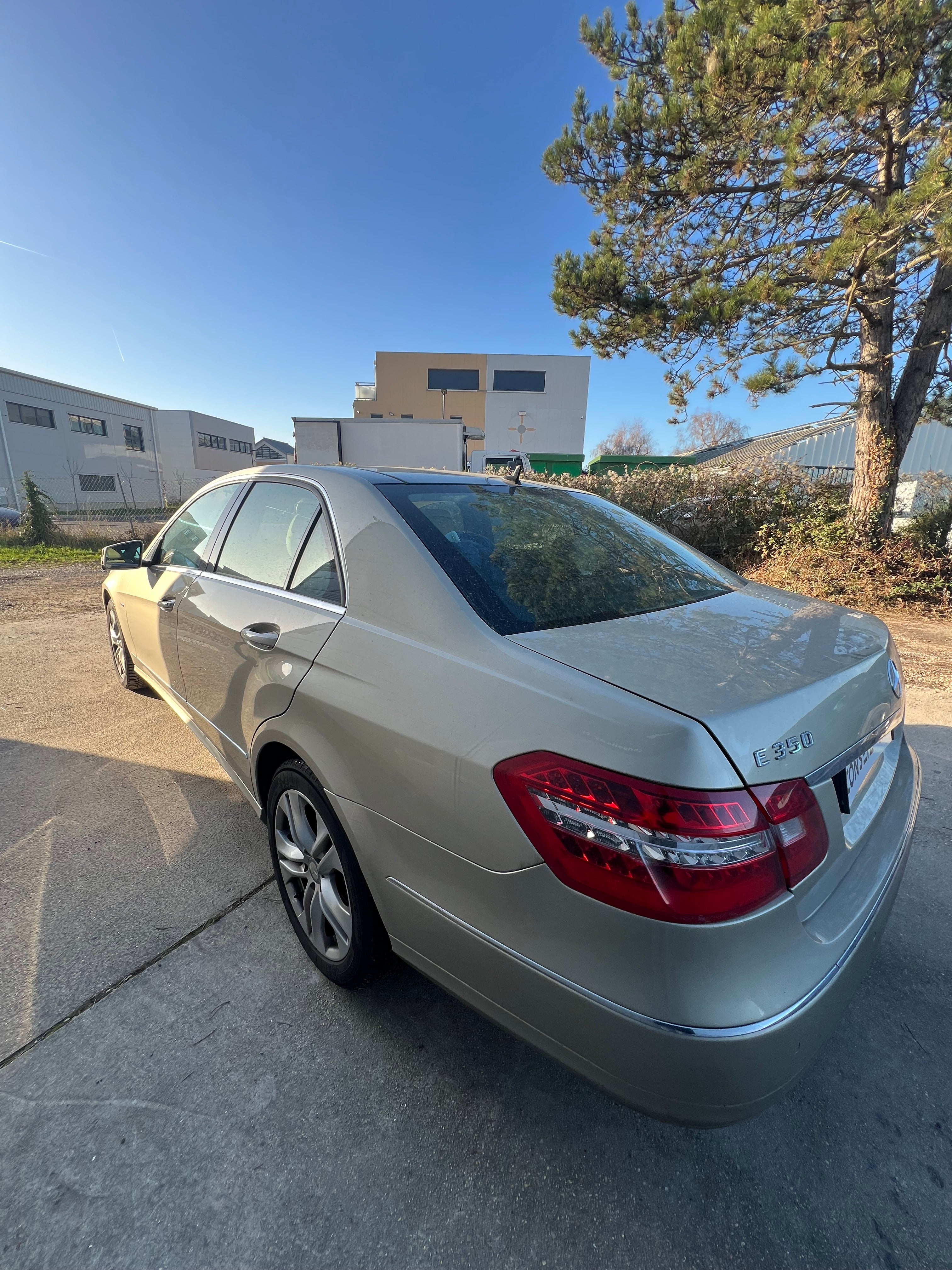 Mercedes Classe E 350D 3.0 V6 231ch 7G-TRONIC Mercedes Classe E 350D 3.0 V6 231ch 7G-TRONIC