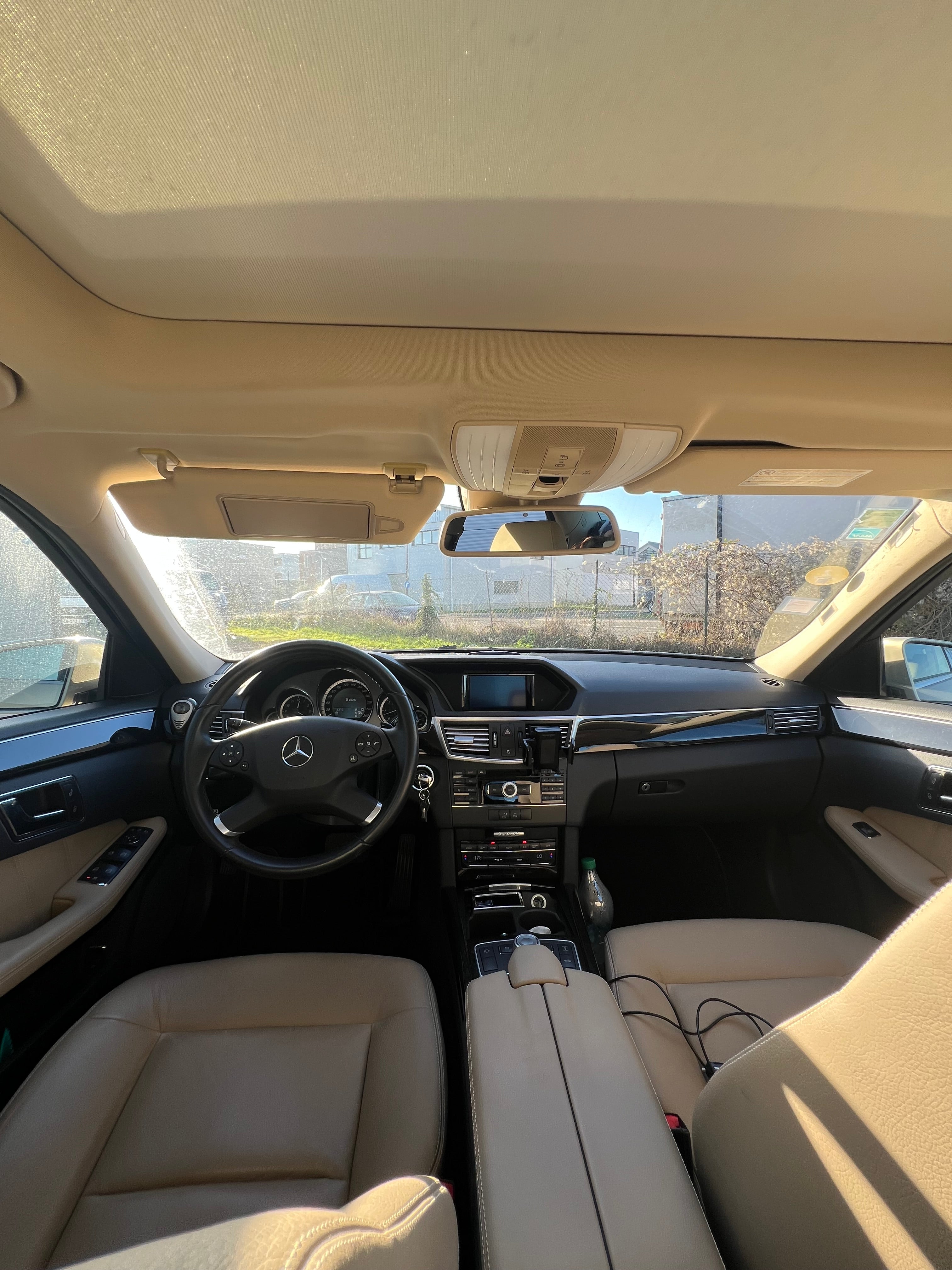 Mercedes Classe E 350D 3.0 V6 231ch 7G-TRONIC Mercedes Classe E 350D 3.0 V6 231ch 7G-TRONIC