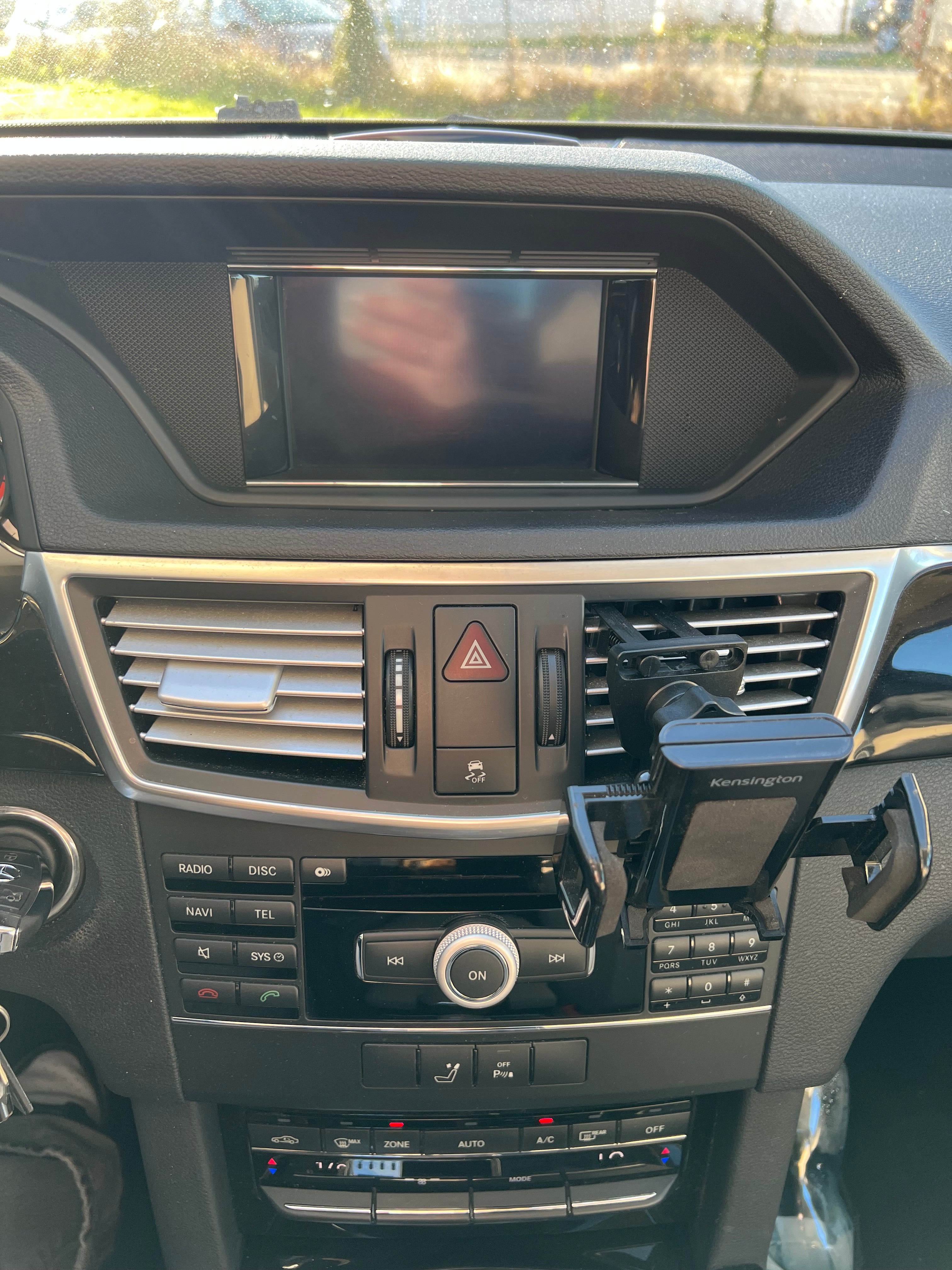 Mercedes Classe E 350D 3.0 V6 231ch 7G-TRONIC Mercedes Classe E 350D 3.0 V6 231ch 7G-TRONIC