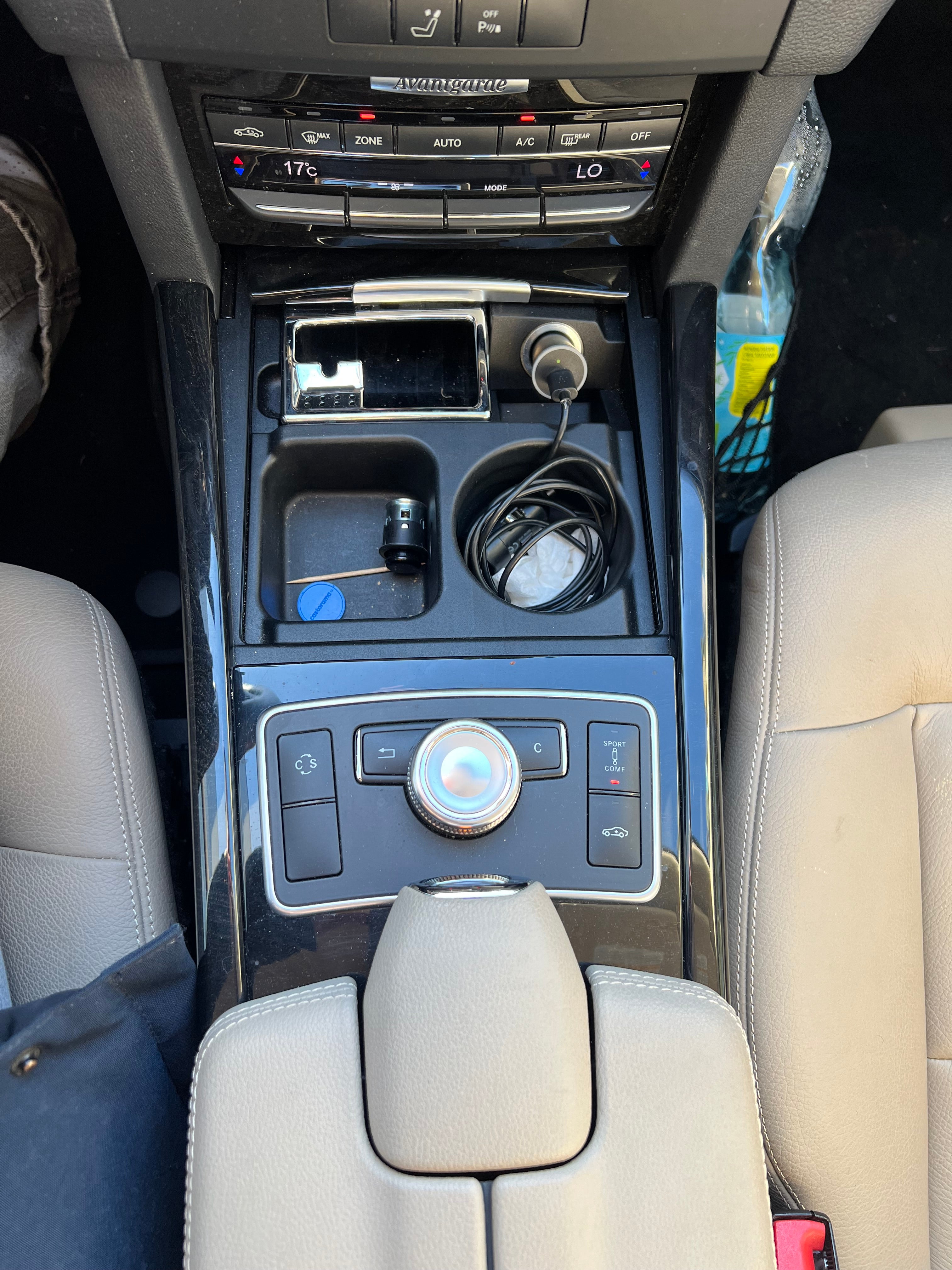 Mercedes Classe E 350D 3.0 V6 231ch 7G-TRONIC Mercedes Classe E 350D 3.0 V6 231ch 7G-TRONIC