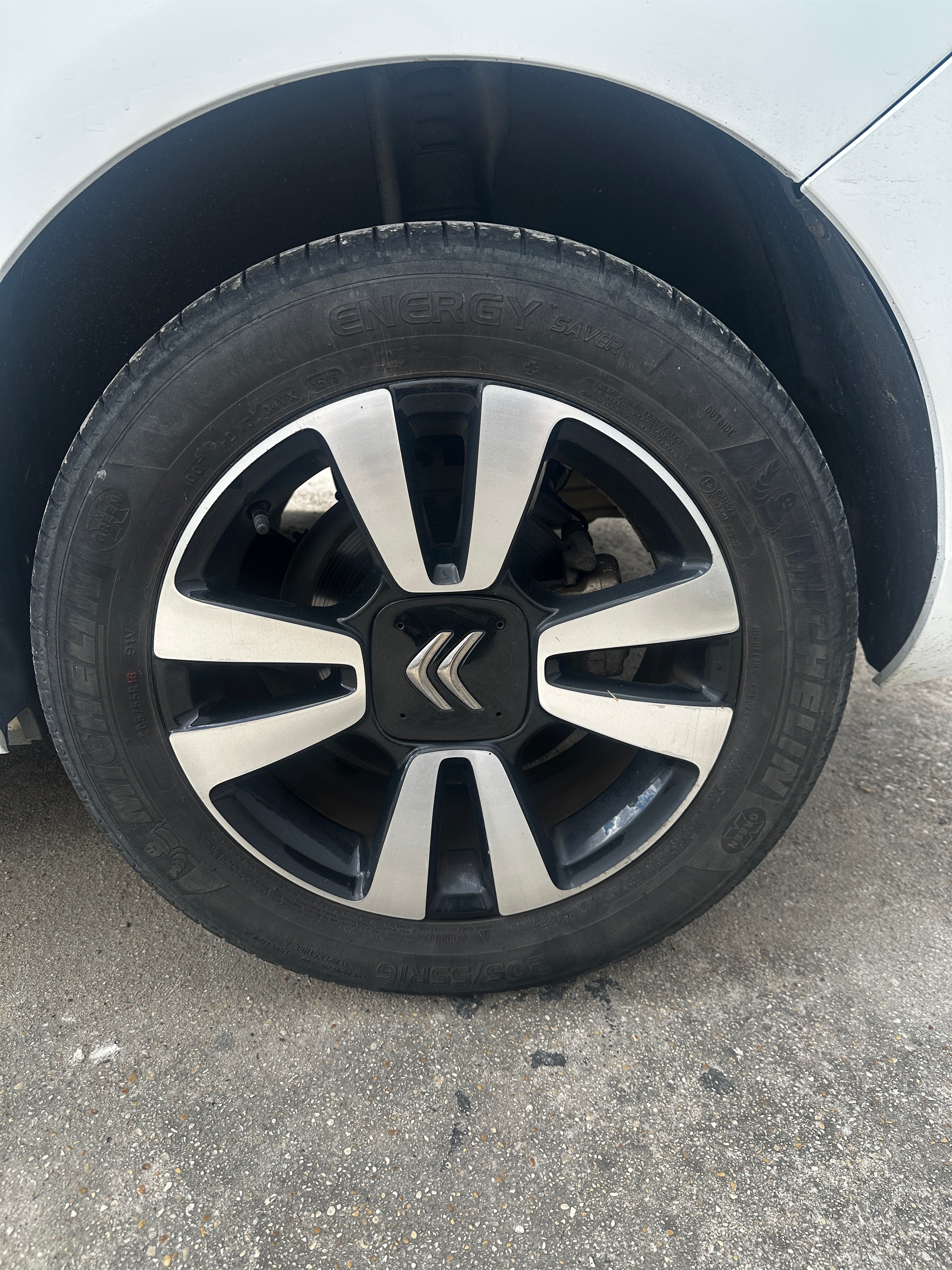 Citroën C4 1.6 HDI 100CH Citroën C4 1.6 HDI 100CH