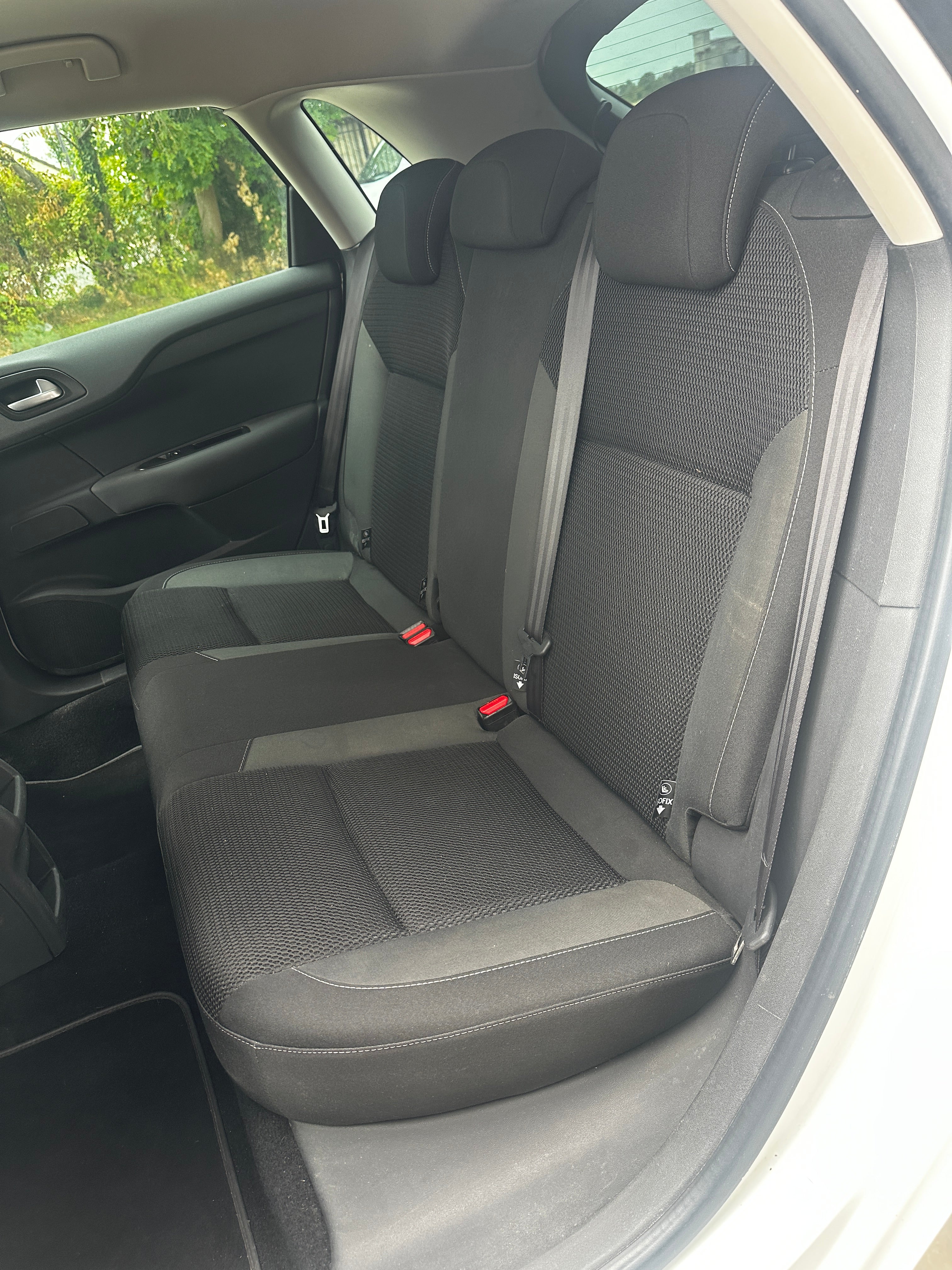 Citroën C4 1.6 HDI 100CH Citroën C4 1.6 HDI 100CH