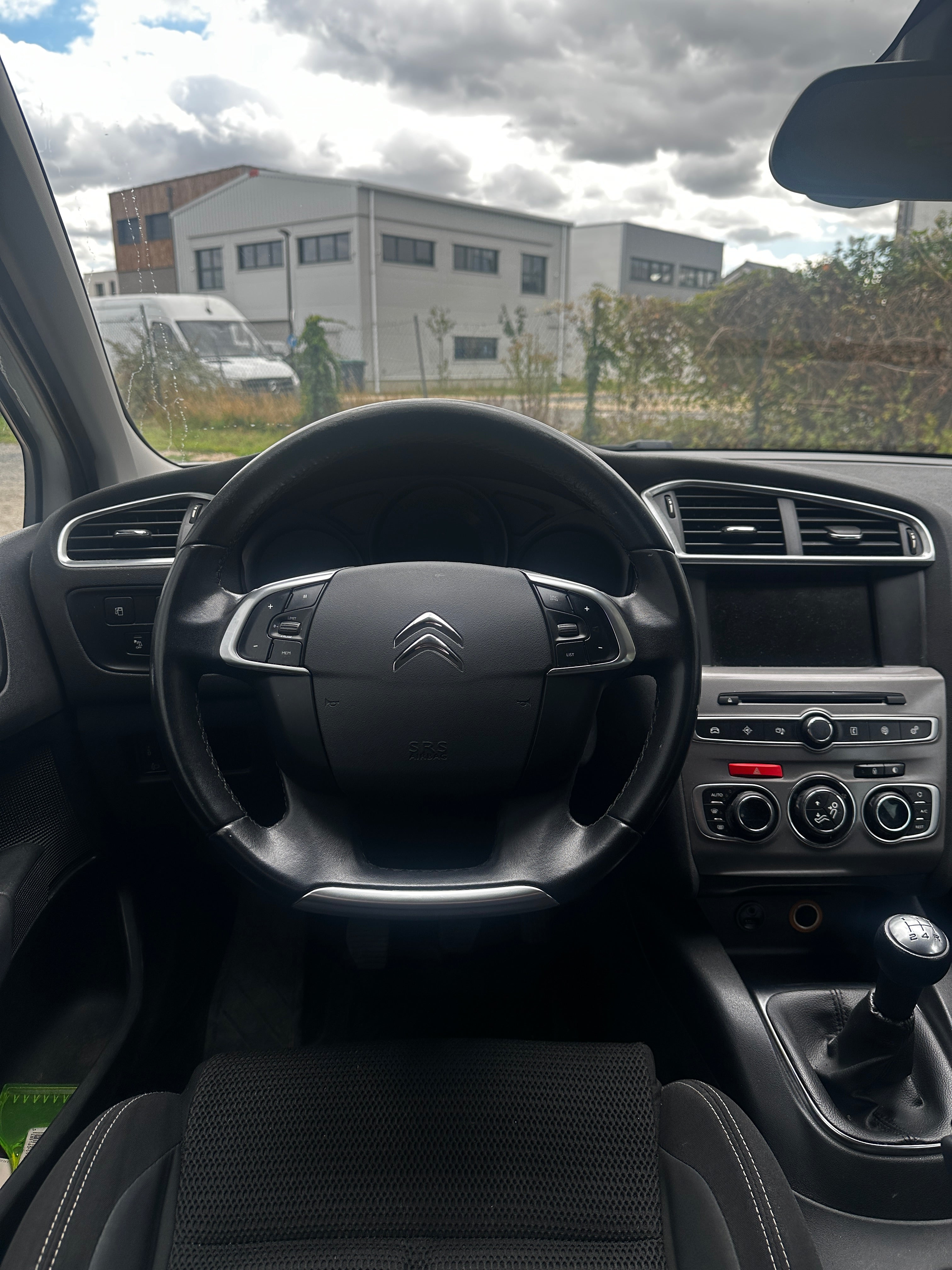Citroën C4 1.6 HDI 100CH Citroën C4 1.6 HDI 100CH