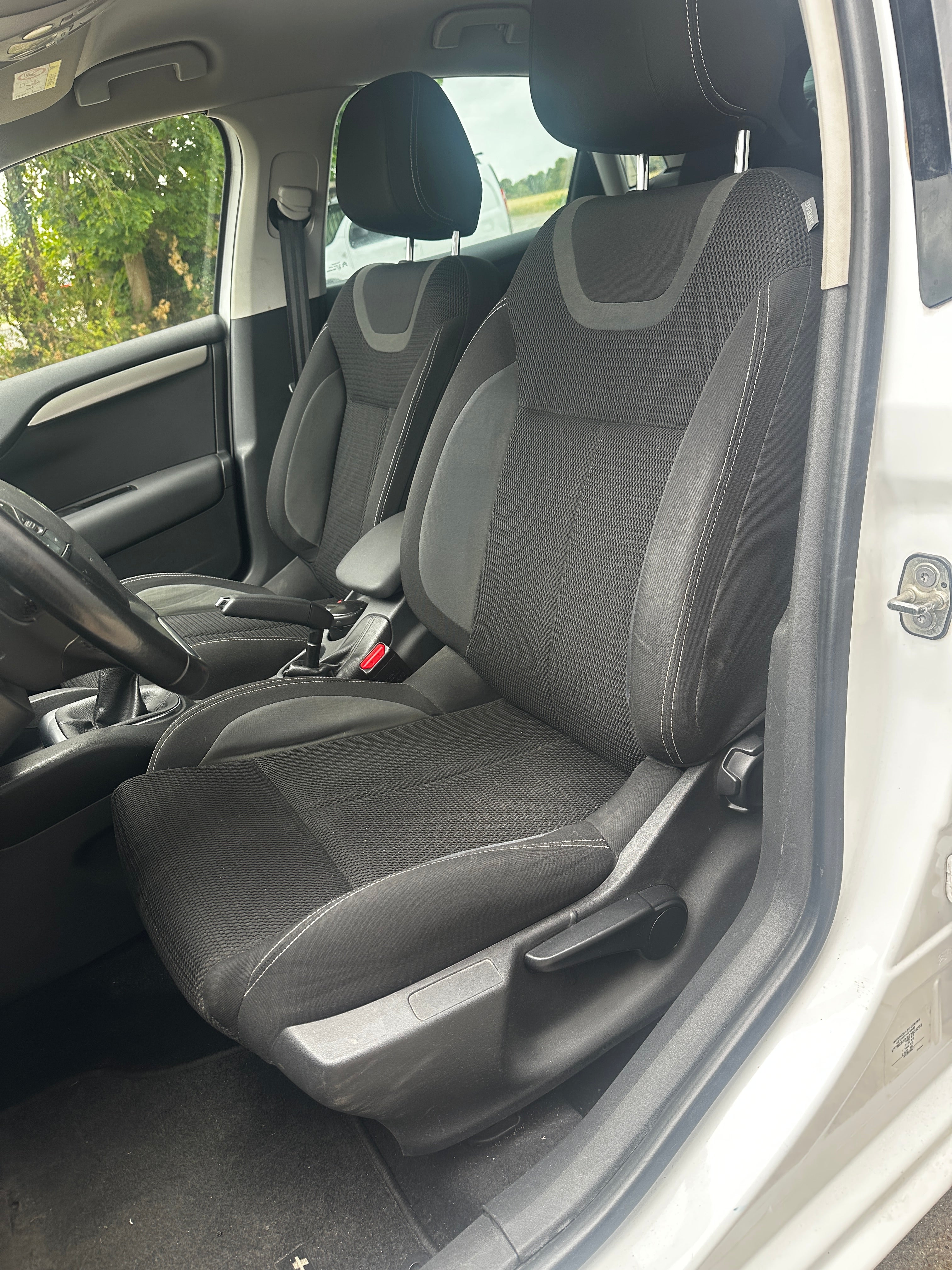 Citroën C4 1.6 HDI 100CH Citroën C4 1.6 HDI 100CH