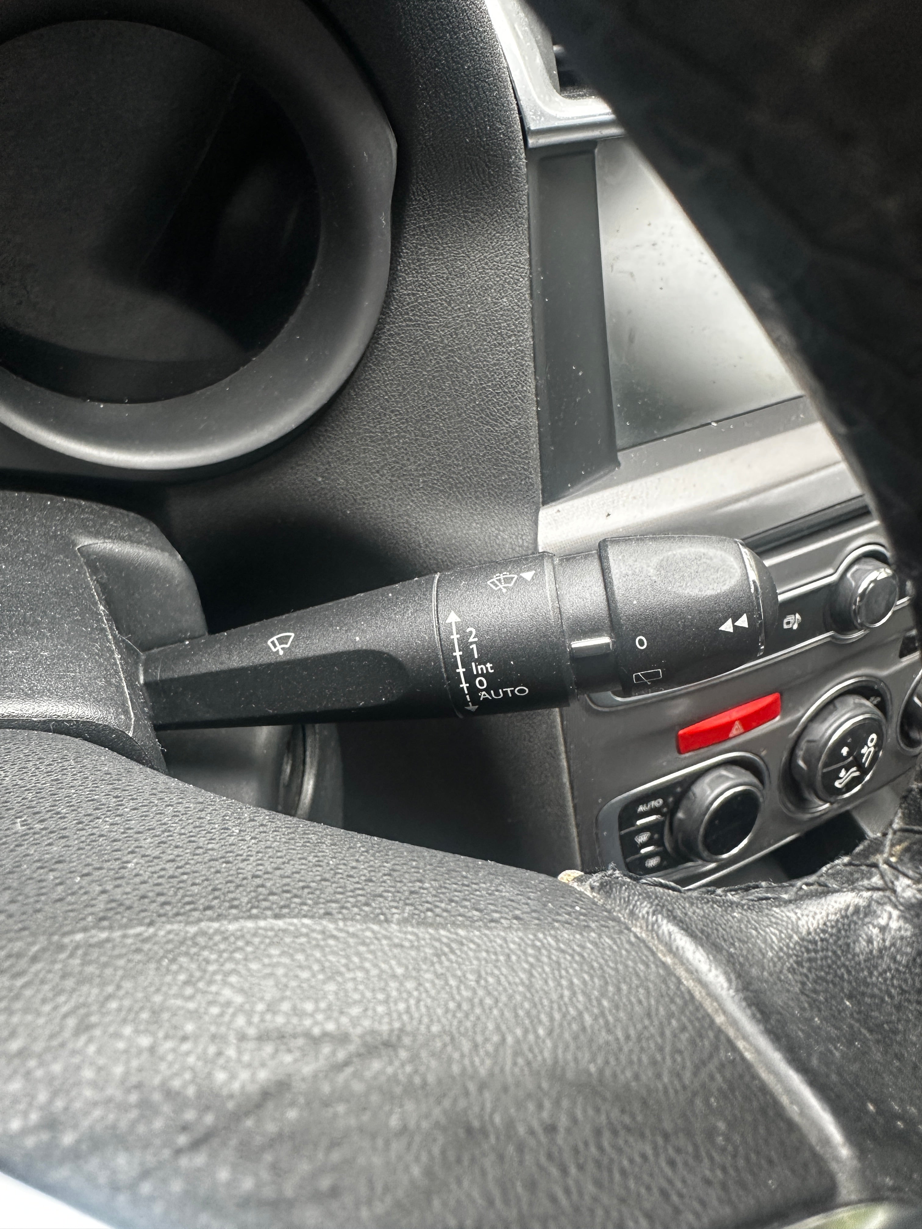 Citroën C4 1.6 HDI 100CH Citroën C4 1.6 HDI 100CH