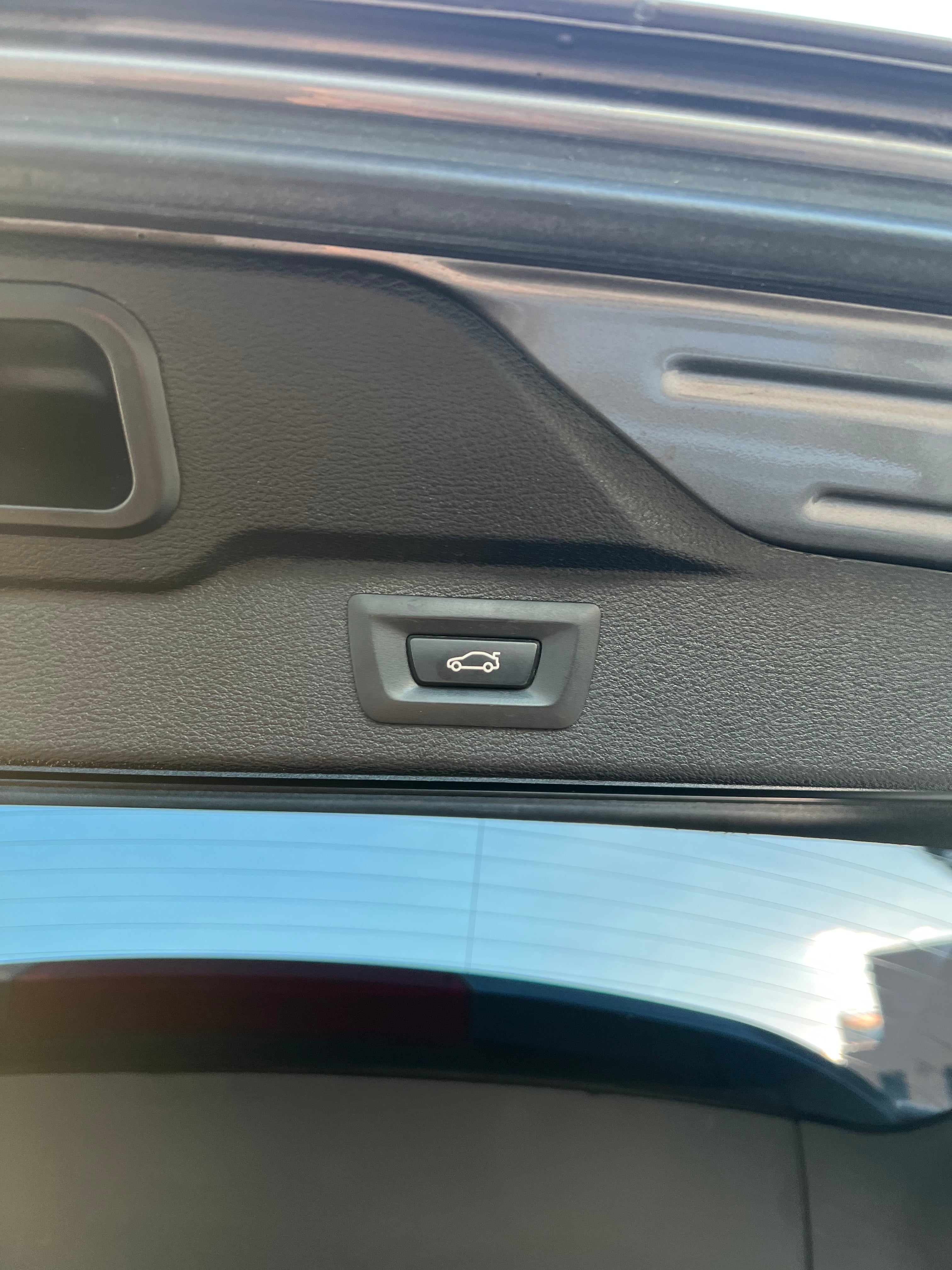 BMW X5 3.0 40E PACK M 313CH BMW X5 3.0 40E PACK M 313CH