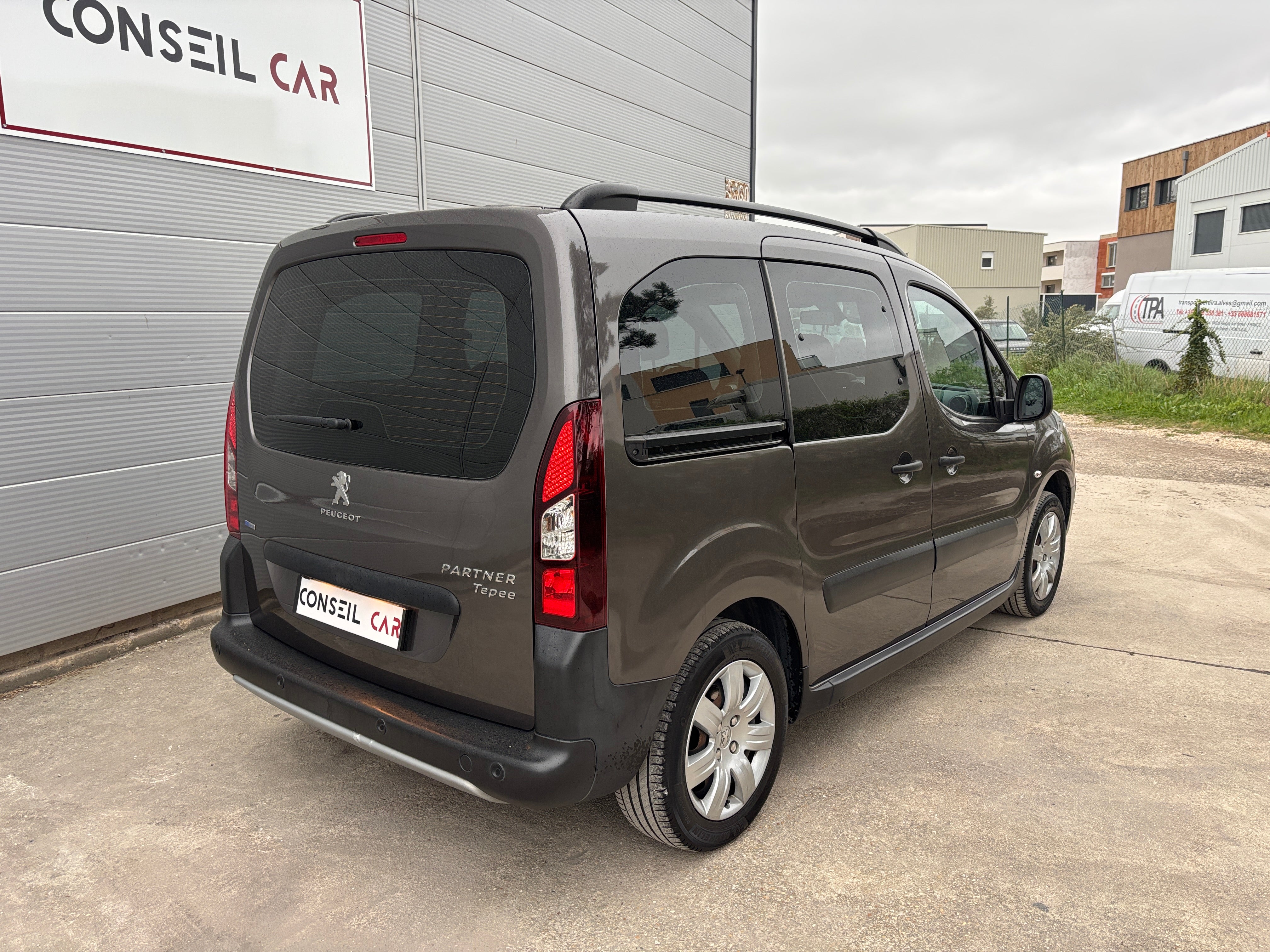 Peugeot Partner Teepee 1.2 PureTech 110CH Peugeot Partner Teepee 1.2 PureTech 110CH