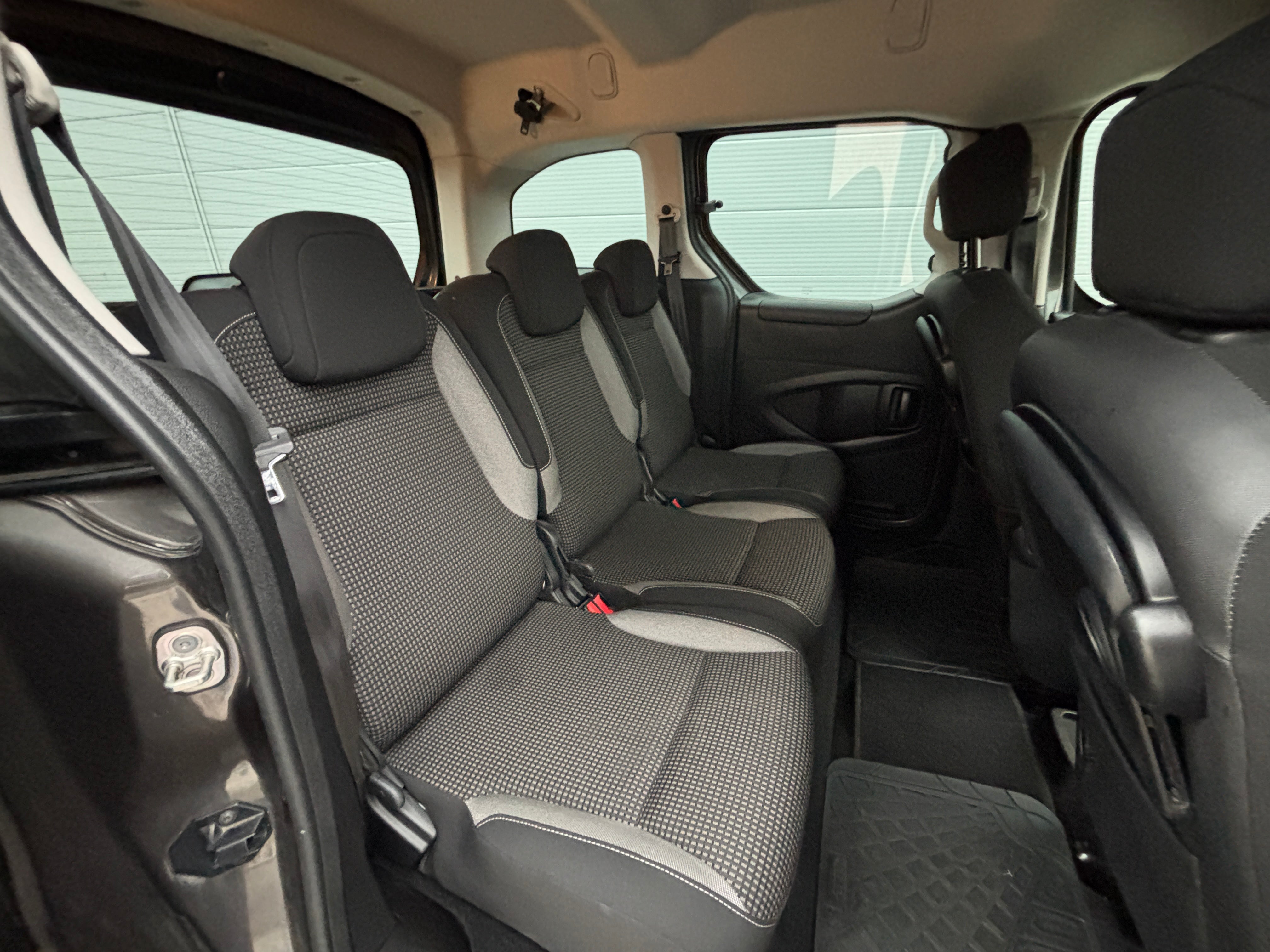 Peugeot Partner Teepee 1.2 PureTech 110CH Peugeot Partner Teepee 1.2 PureTech 110CH