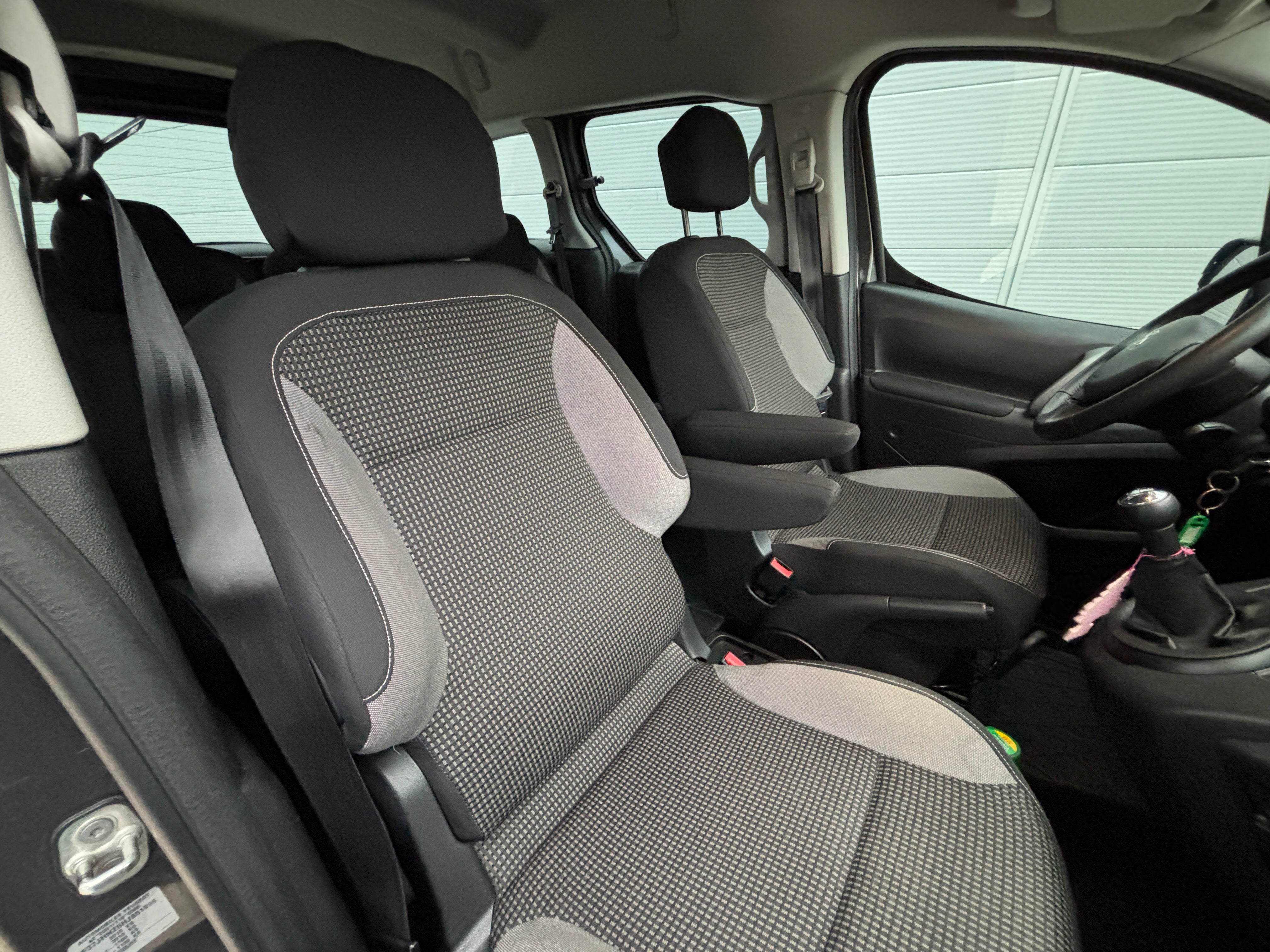 Peugeot Partner Teepee 1.2 PureTech 110CH Peugeot Partner Teepee 1.2 PureTech 110CH