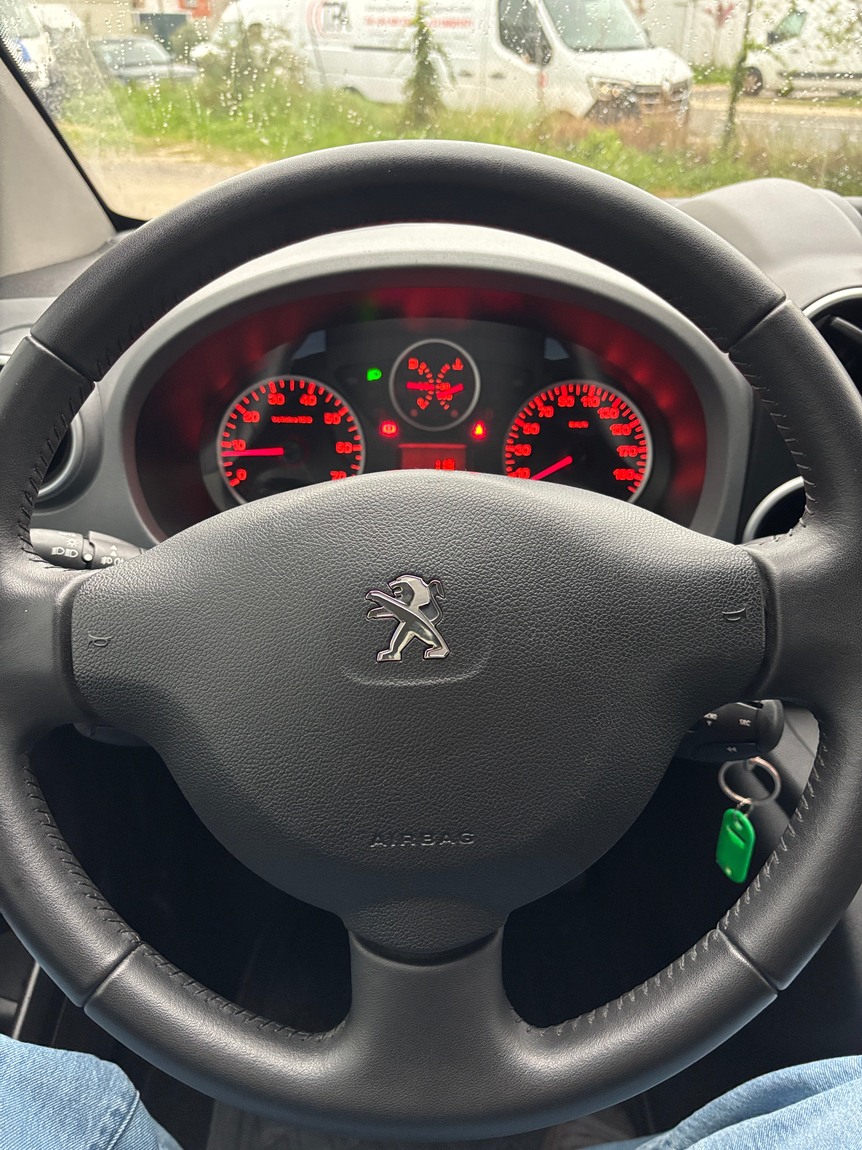 Peugeot Partner Teepee 1.2 PureTech 110CH Peugeot Partner Teepee 1.2 PureTech 110CH