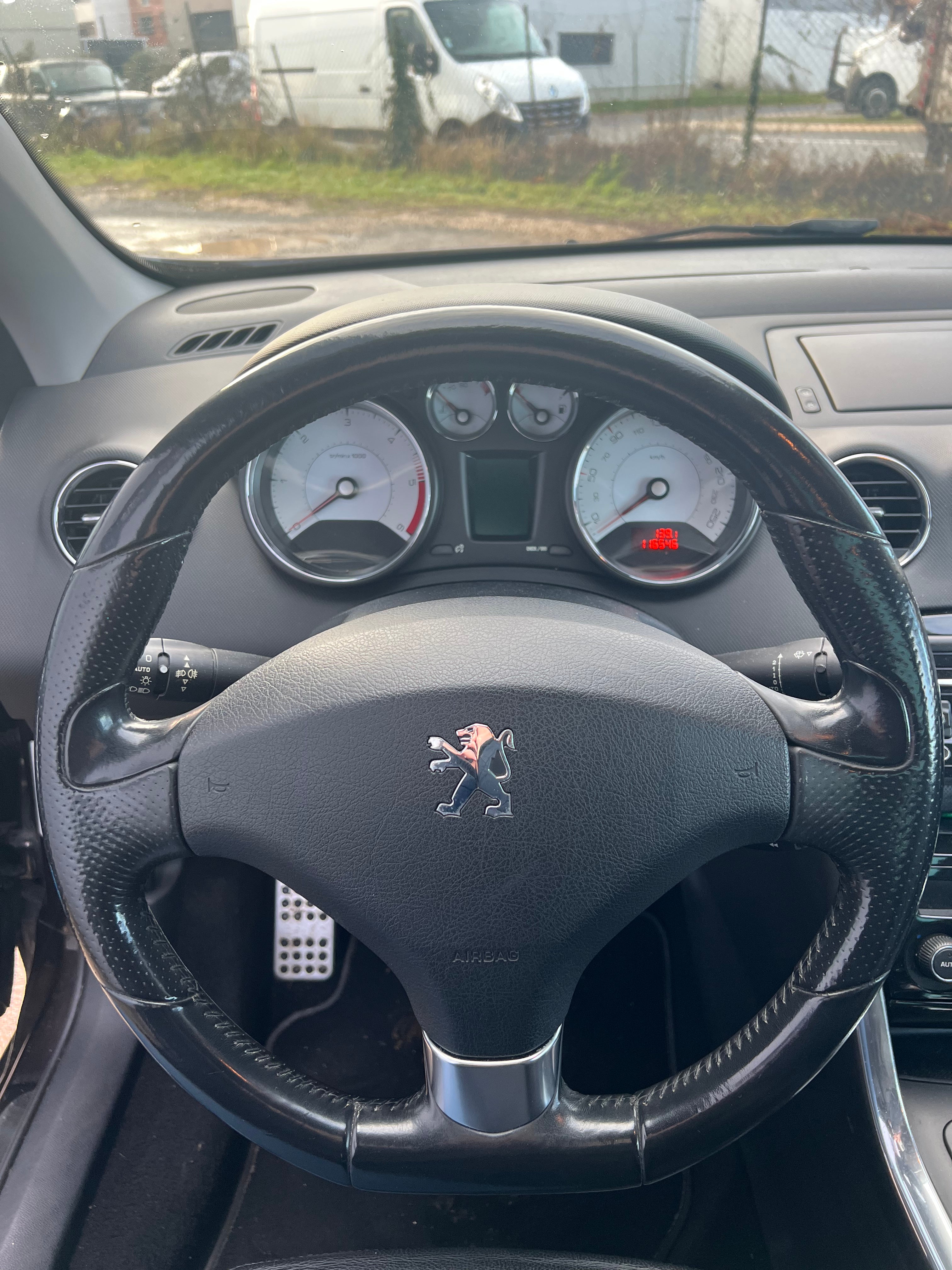 Peugeot 308CC 2.0 HDI 136 Féline Peugeot 308CC 2.0 HDI 136 Féline