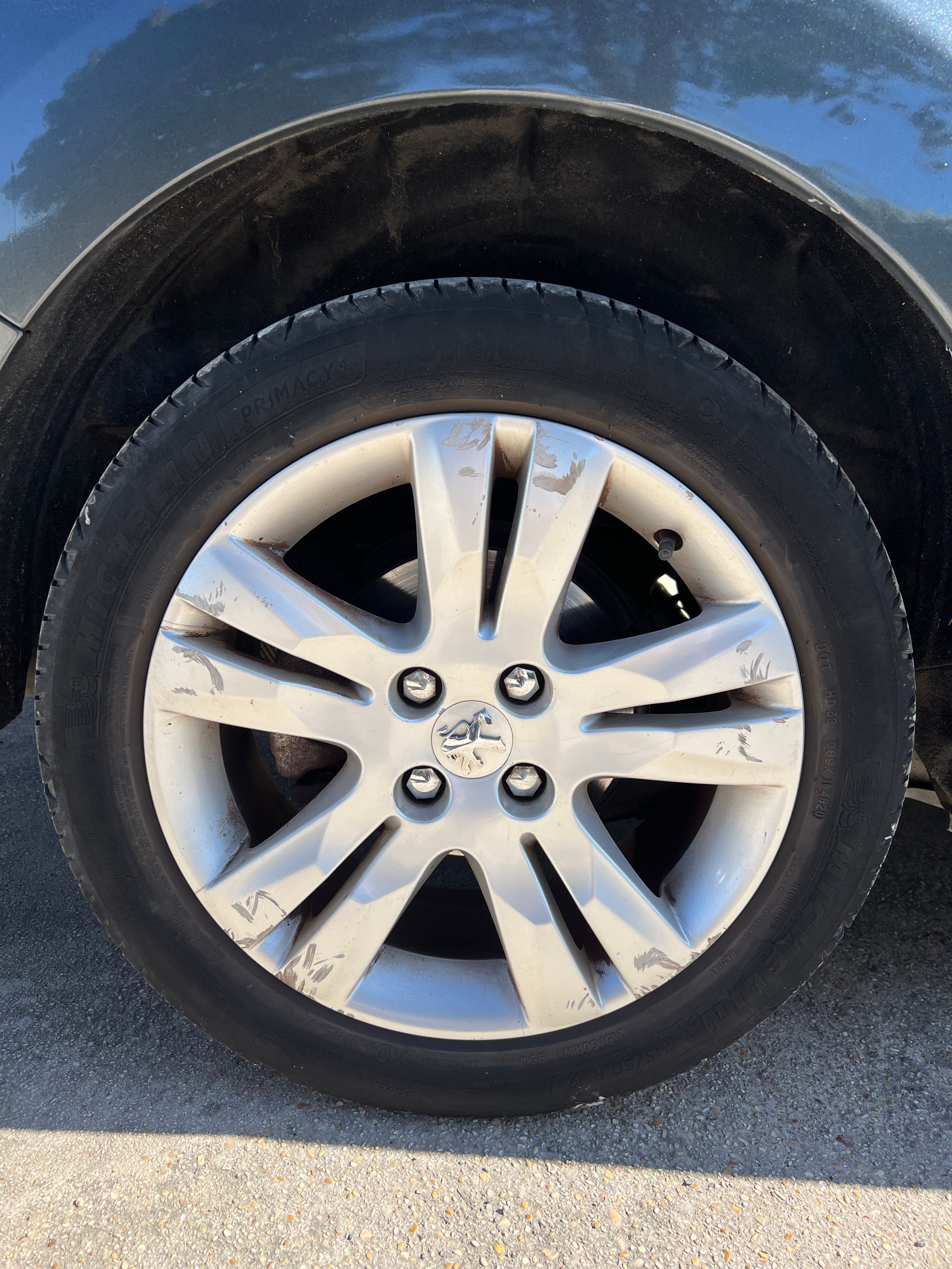 Peugeot 5008 1.6 HDi ALLURE Peugeot 5008 1.6 HDi ALLURE