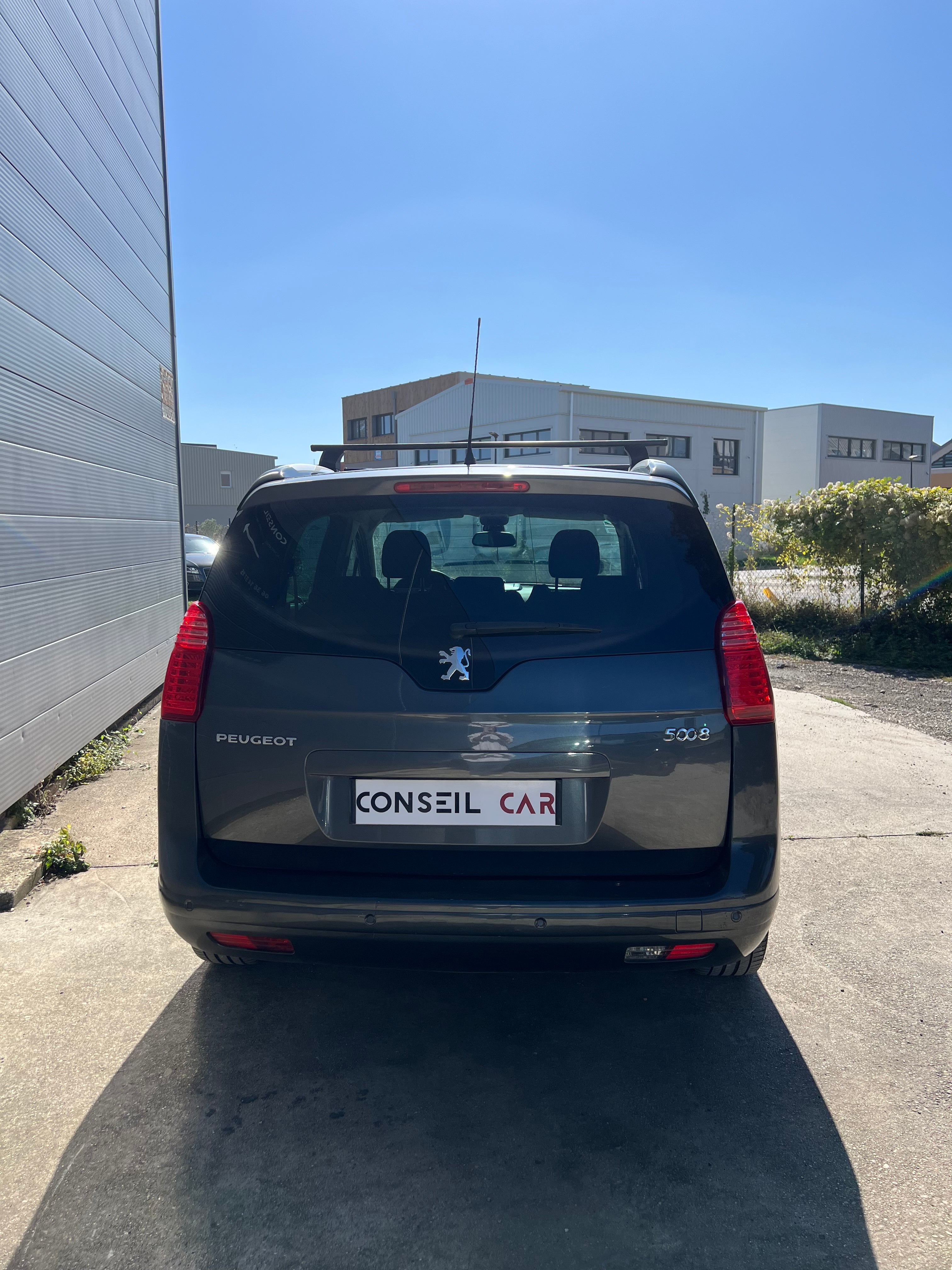 Peugeot 5008 1.6 HDi ALLURE Peugeot 5008 1.6 HDi ALLURE