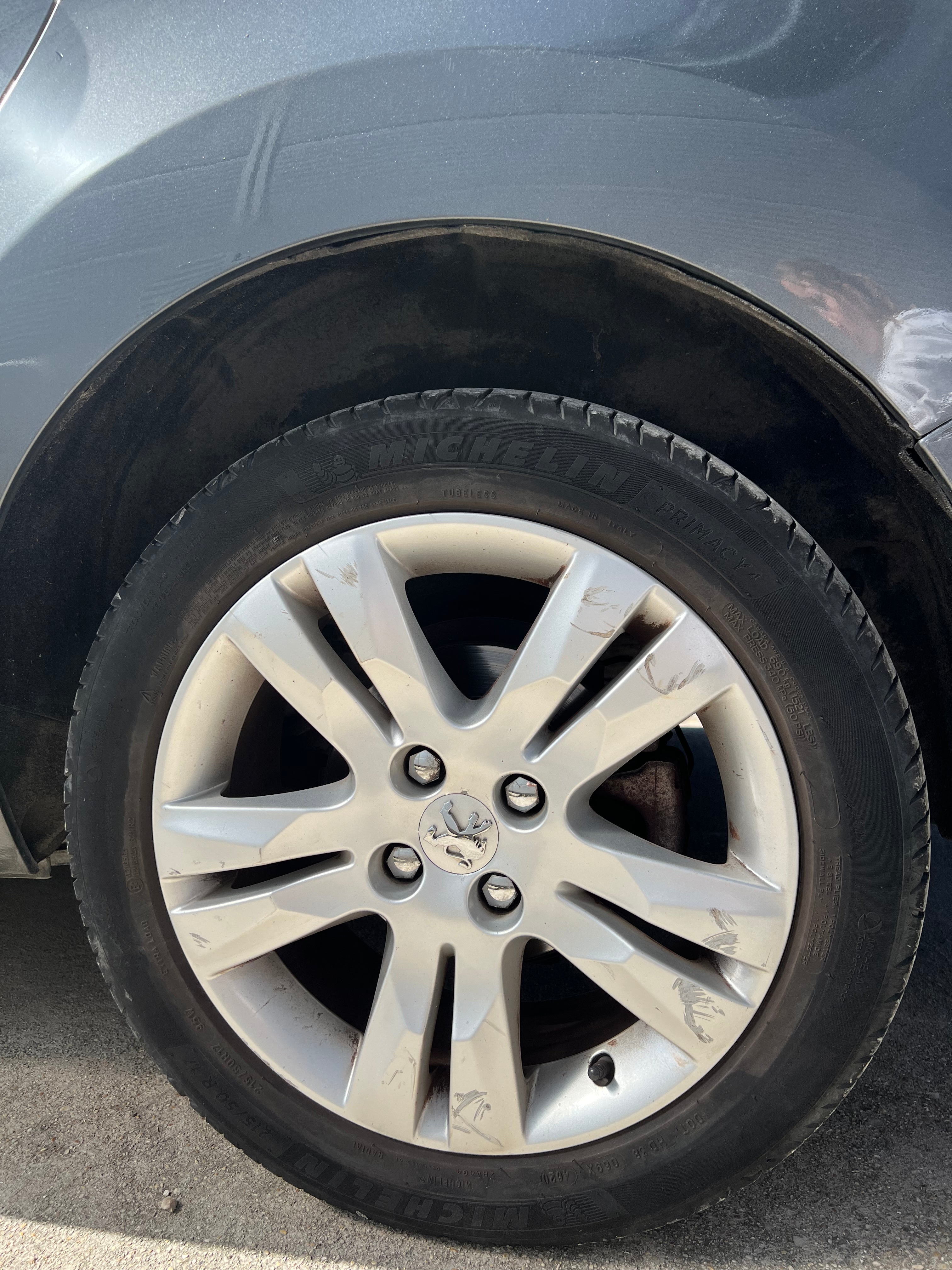 Peugeot 5008 1.6 HDi ALLURE Peugeot 5008 1.6 HDi ALLURE